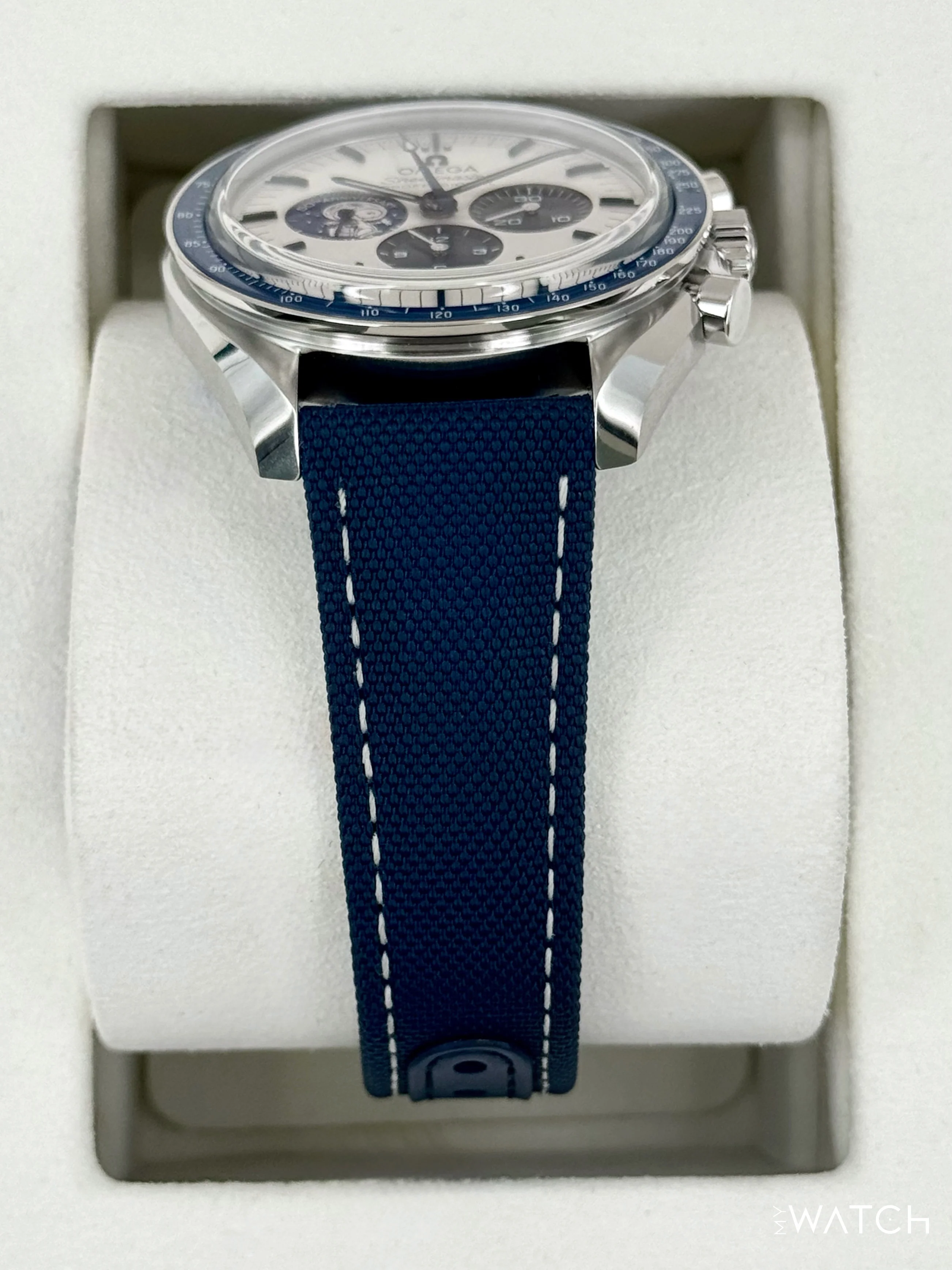 NEW 2026 Omega Speedmaster Silver Snoopy Award 310.32.42.50.02.001 - Image 3