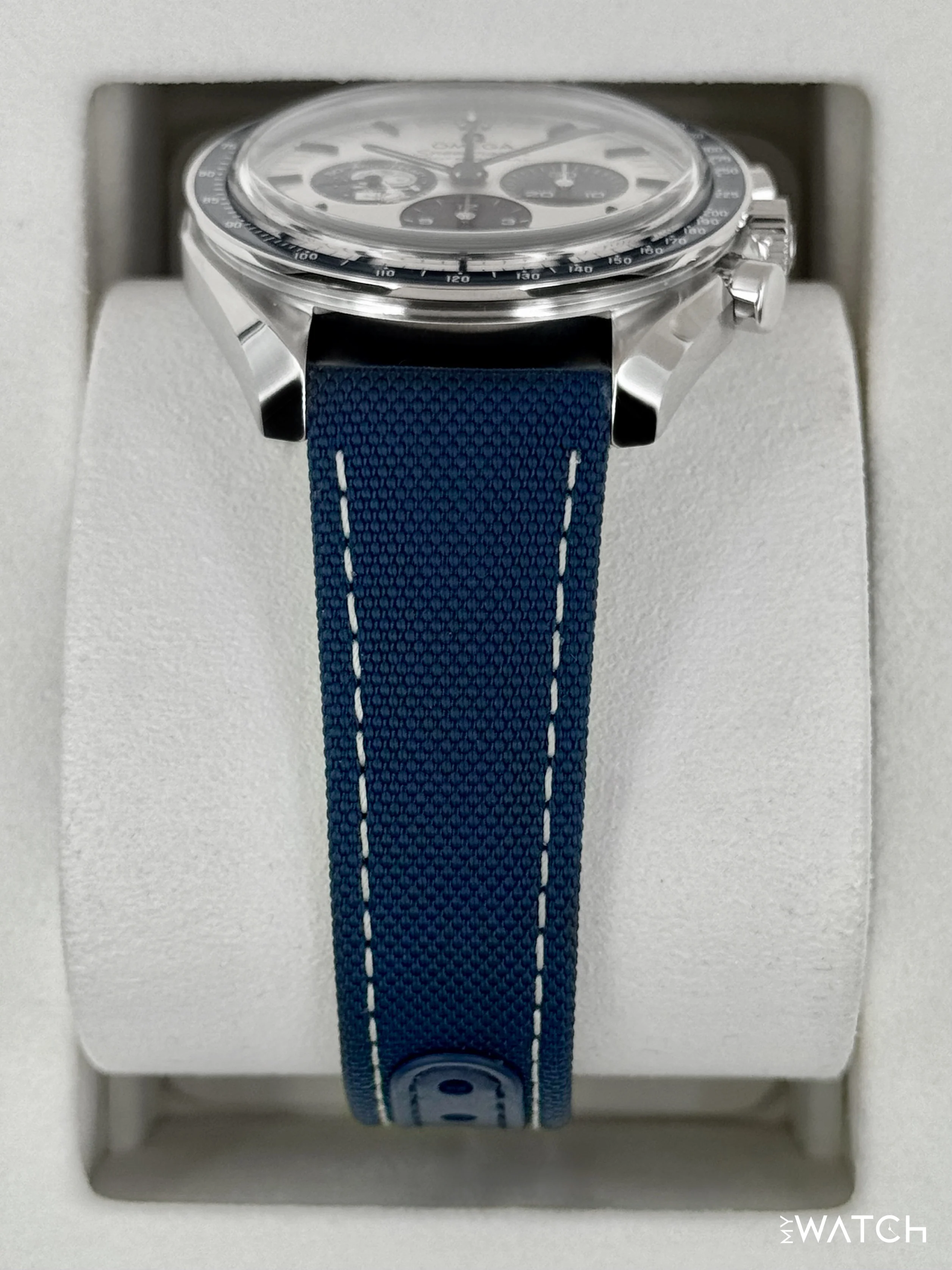 NEW 2026 Omega Speedmaster Silver Snoopy Award 310.32.42.50.02.001 - Image 3