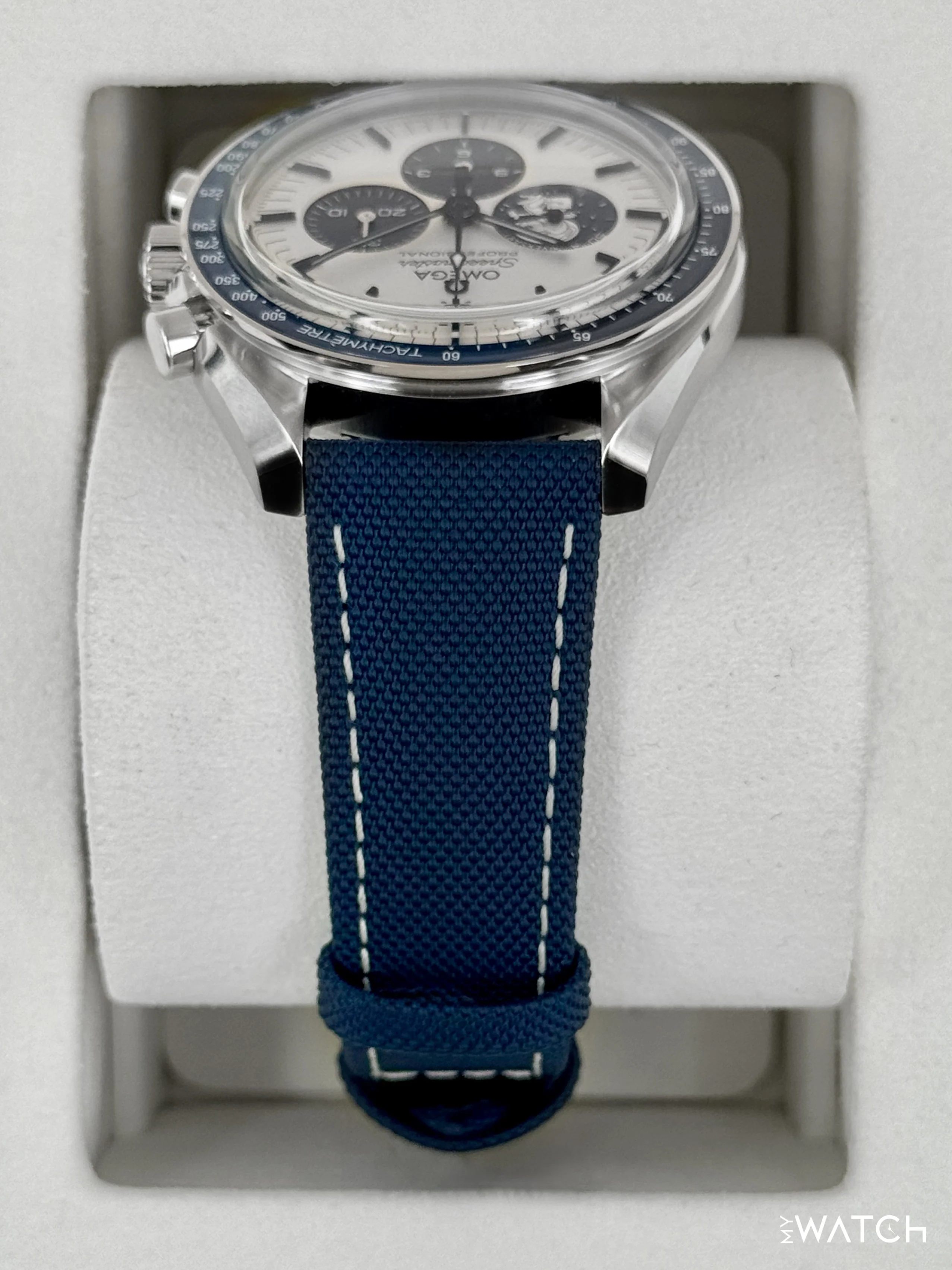 NEW 2026 Omega Speedmaster Silver Snoopy Award 310.32.42.50.02.001 - Image 4
