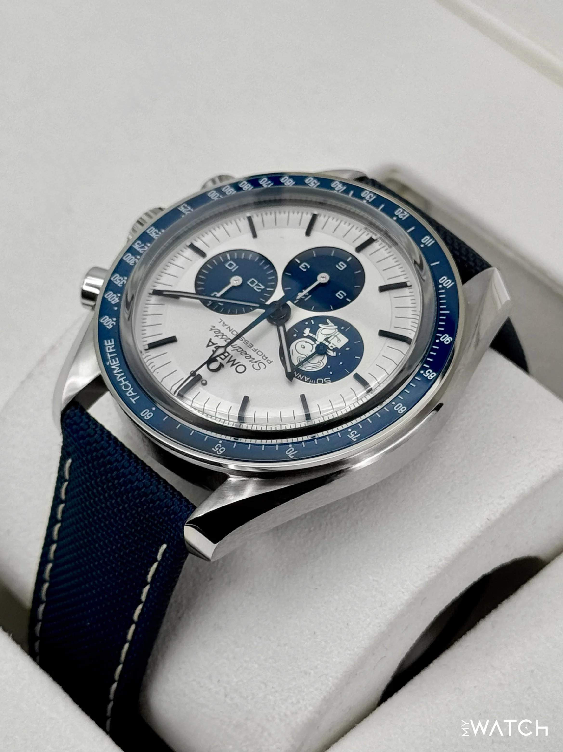 NEW 2026 Omega Speedmaster Silver Snoopy Award 310.32.42.50.02.001 - Image 7