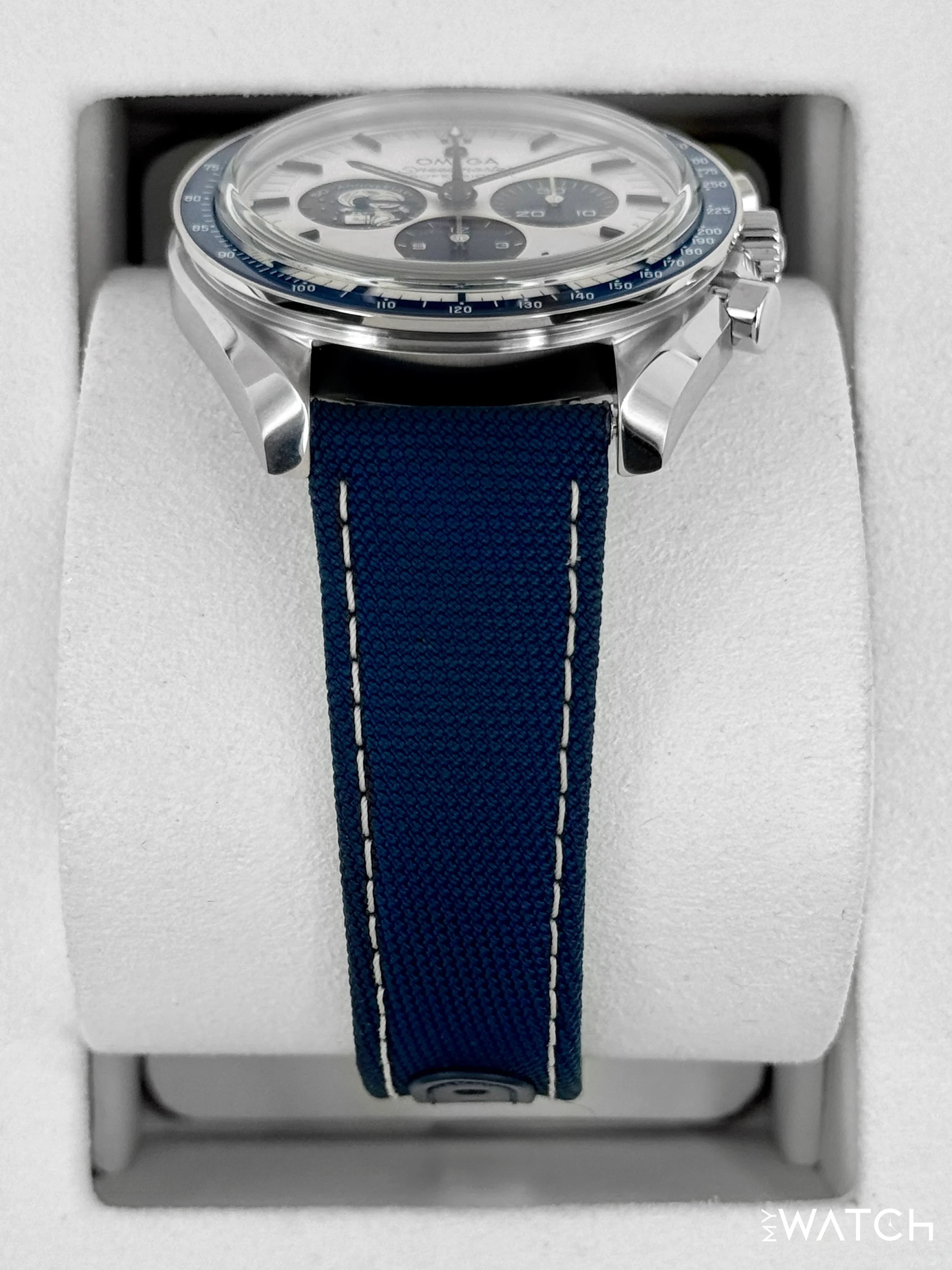 NEW 2026 Omega Speedmaster Silver Snoopy Award 310.32.42.50.02.001 - Image 3