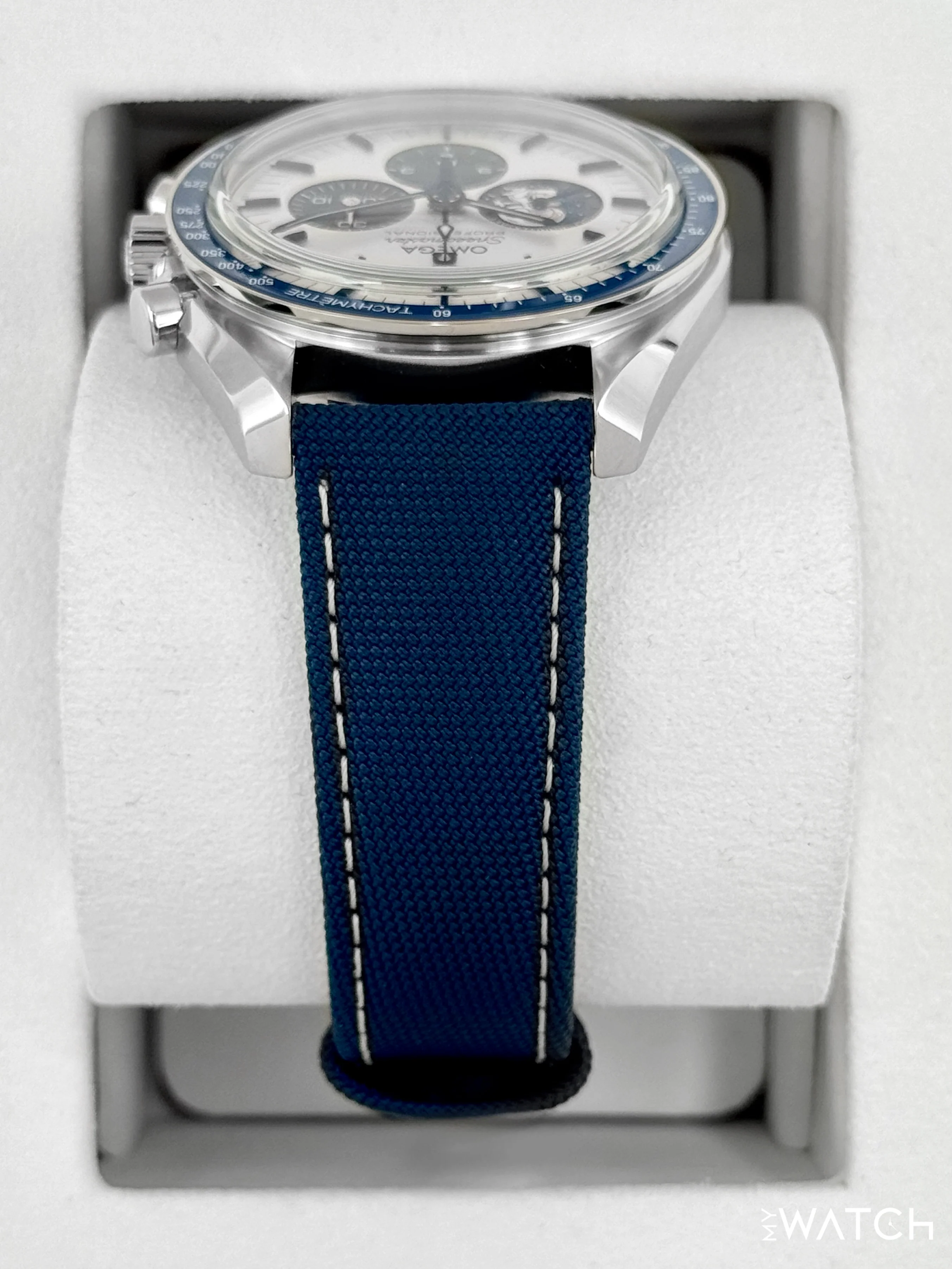 NEW 2026 Omega Speedmaster Silver Snoopy Award 310.32.42.50.02.001 - Image 4