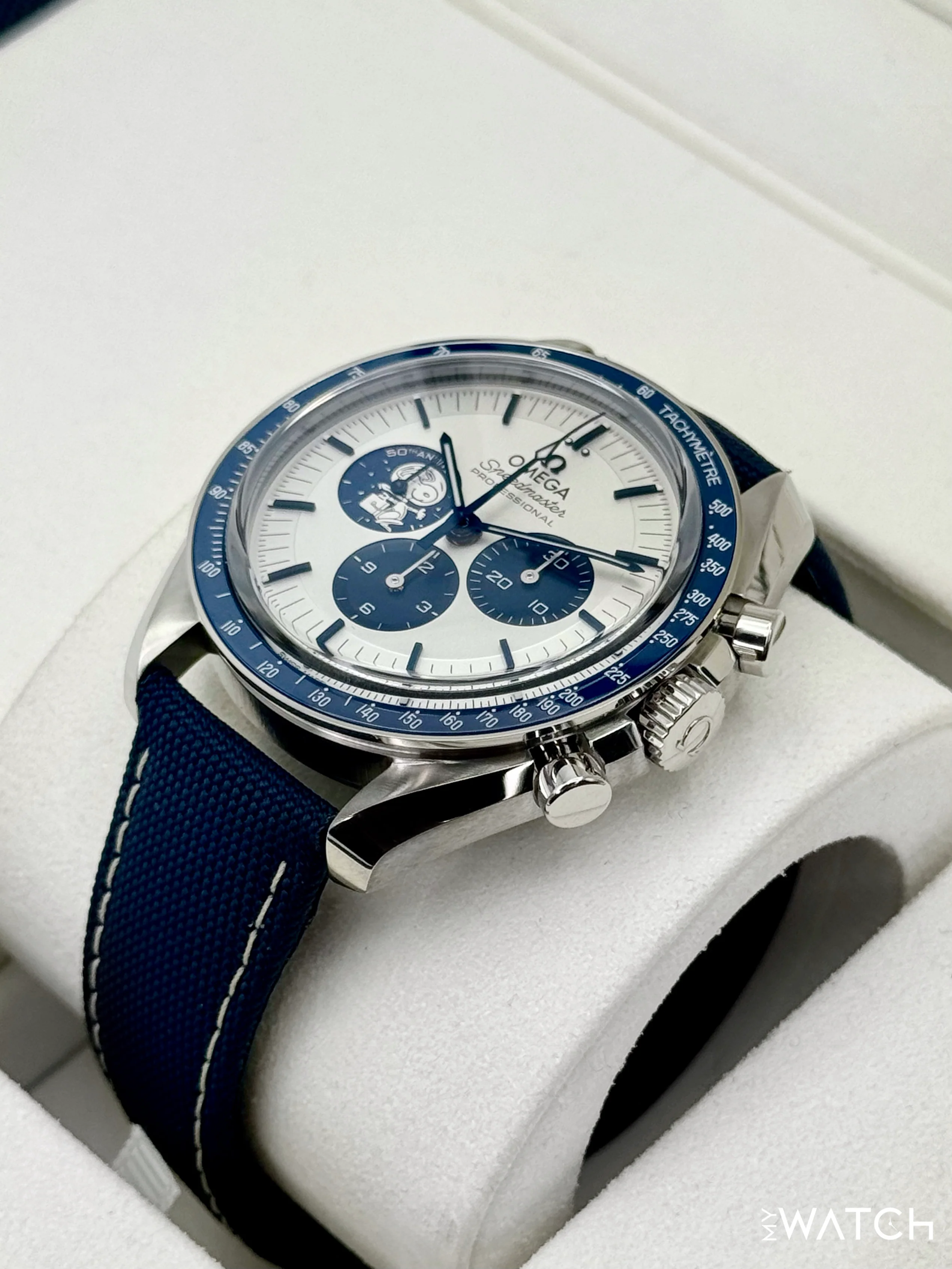 NEW 2026 Omega Speedmaster Silver Snoopy Award 310.32.42.50.02.001 - Image 5