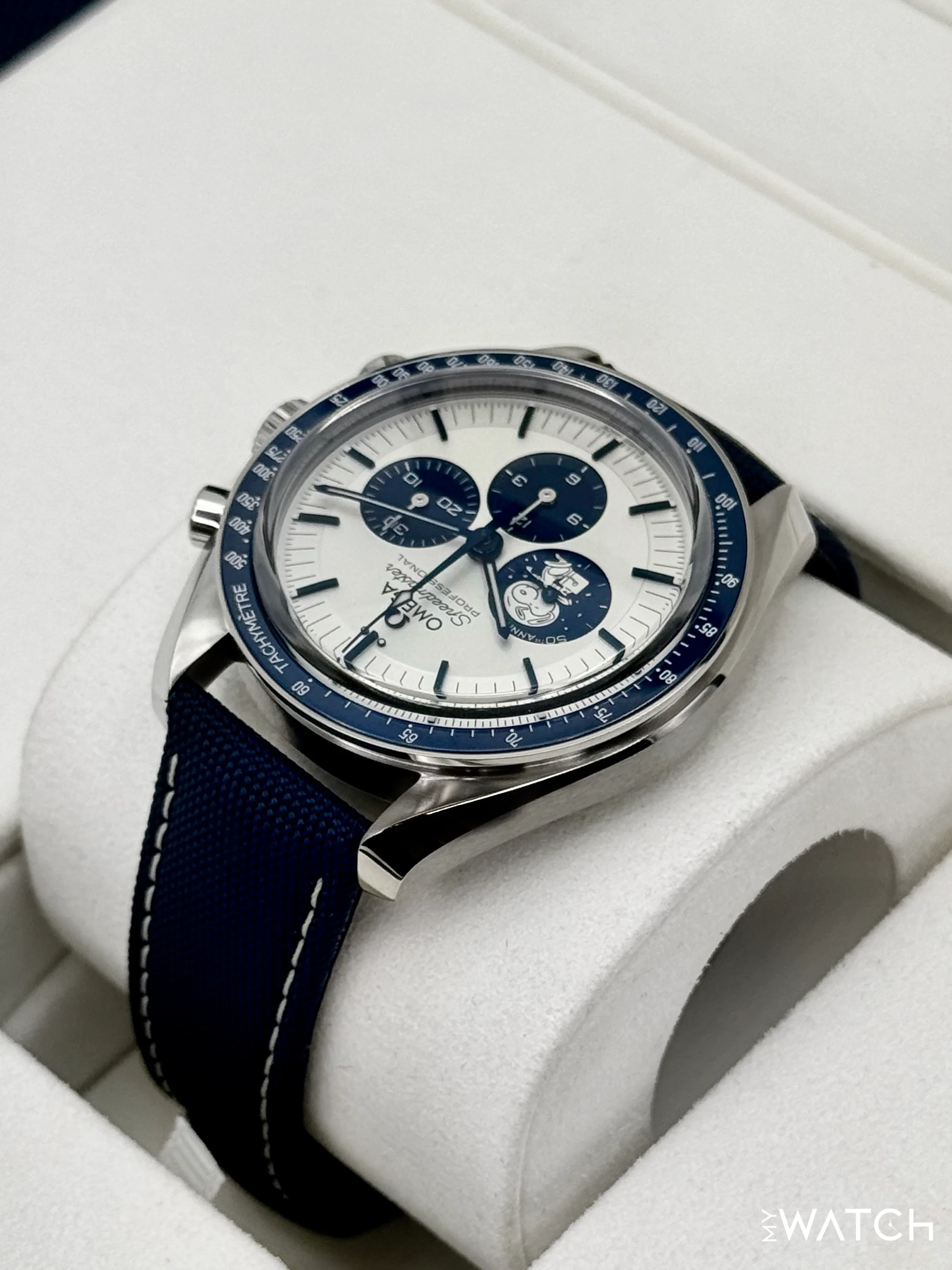 NEW 2026 Omega Speedmaster Silver Snoopy Award 310.32.42.50.02.001 - Image 7