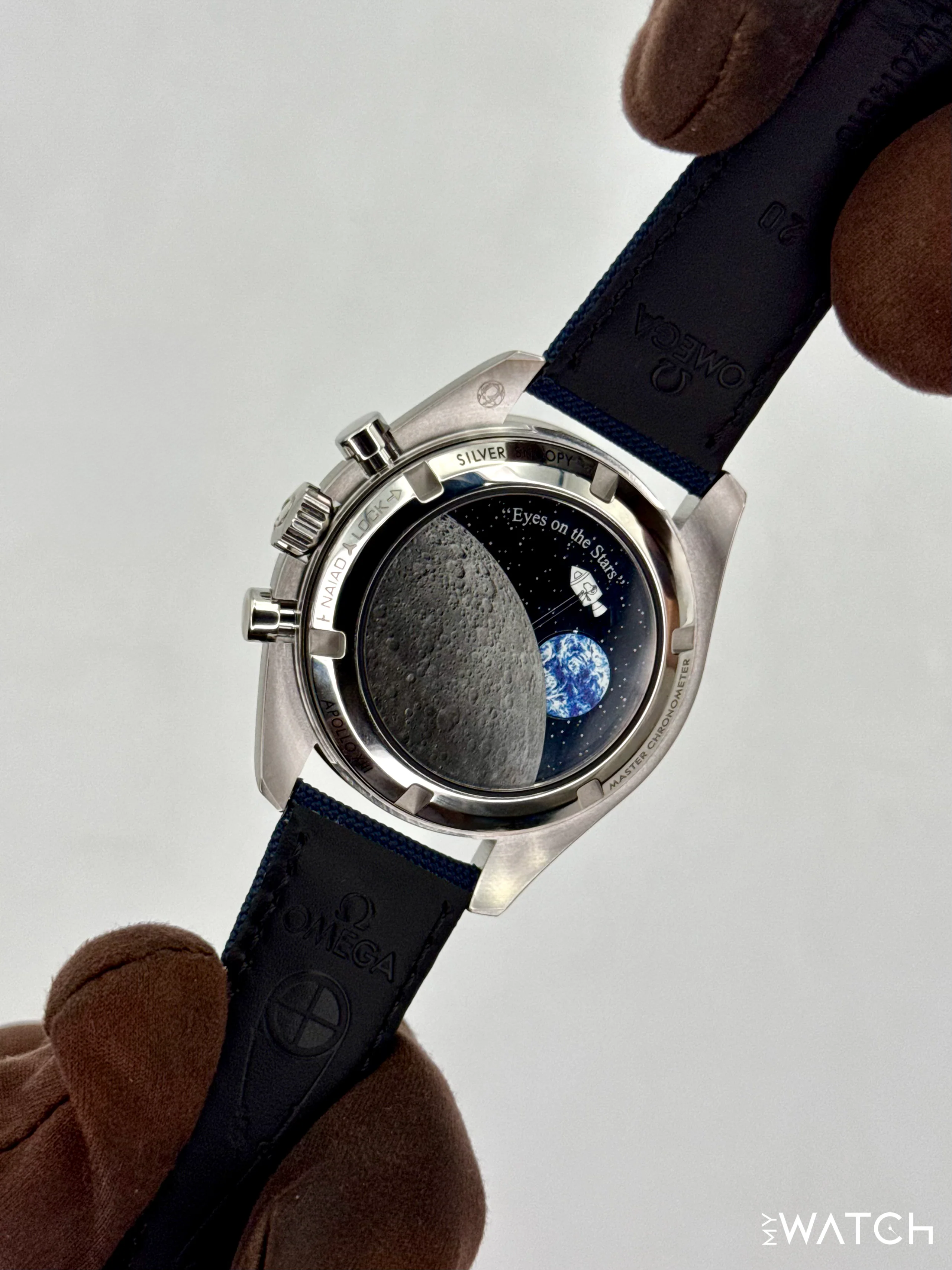 NEW 2026 Omega Speedmaster Silver Snoopy Award 310.32.42.50.02.001 - Image 10