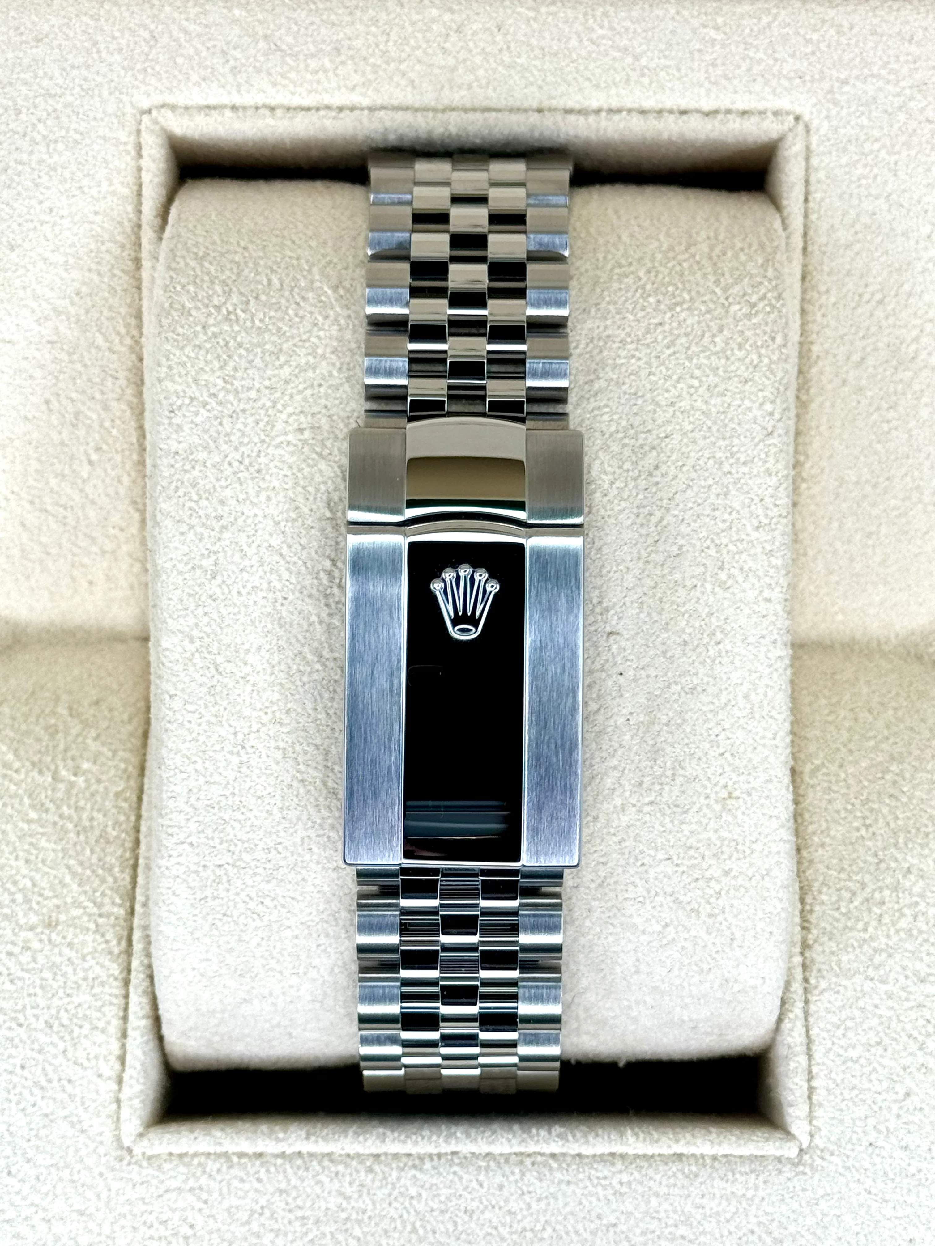 NEW 2026 Rolex Datejust 36mm 126234 Stainless Steel Jubilee Silver Dial - Image 2