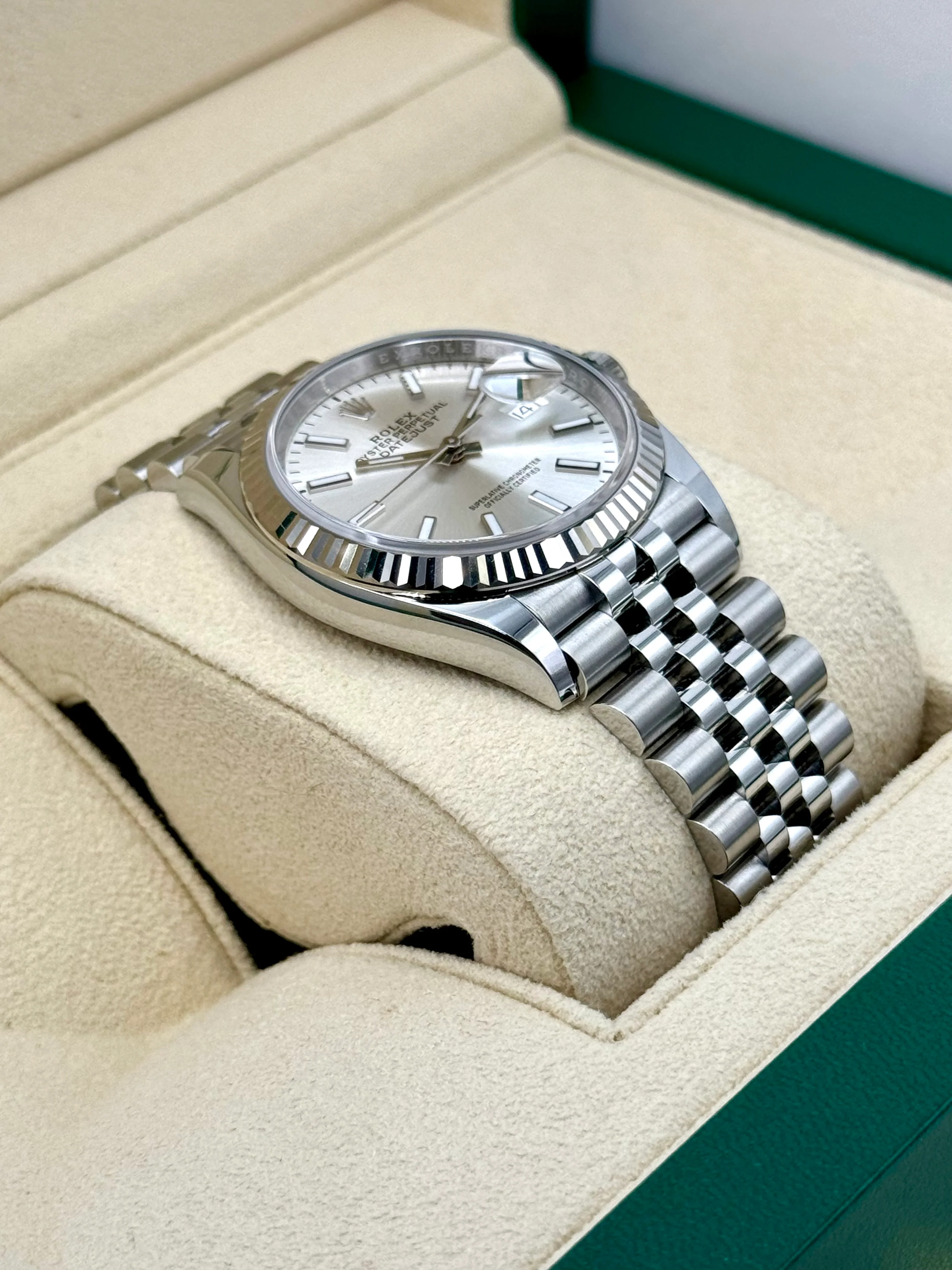 NEW 2026 Rolex Datejust 36mm 126234 Stainless Steel Jubilee Silver Dial - Image 6