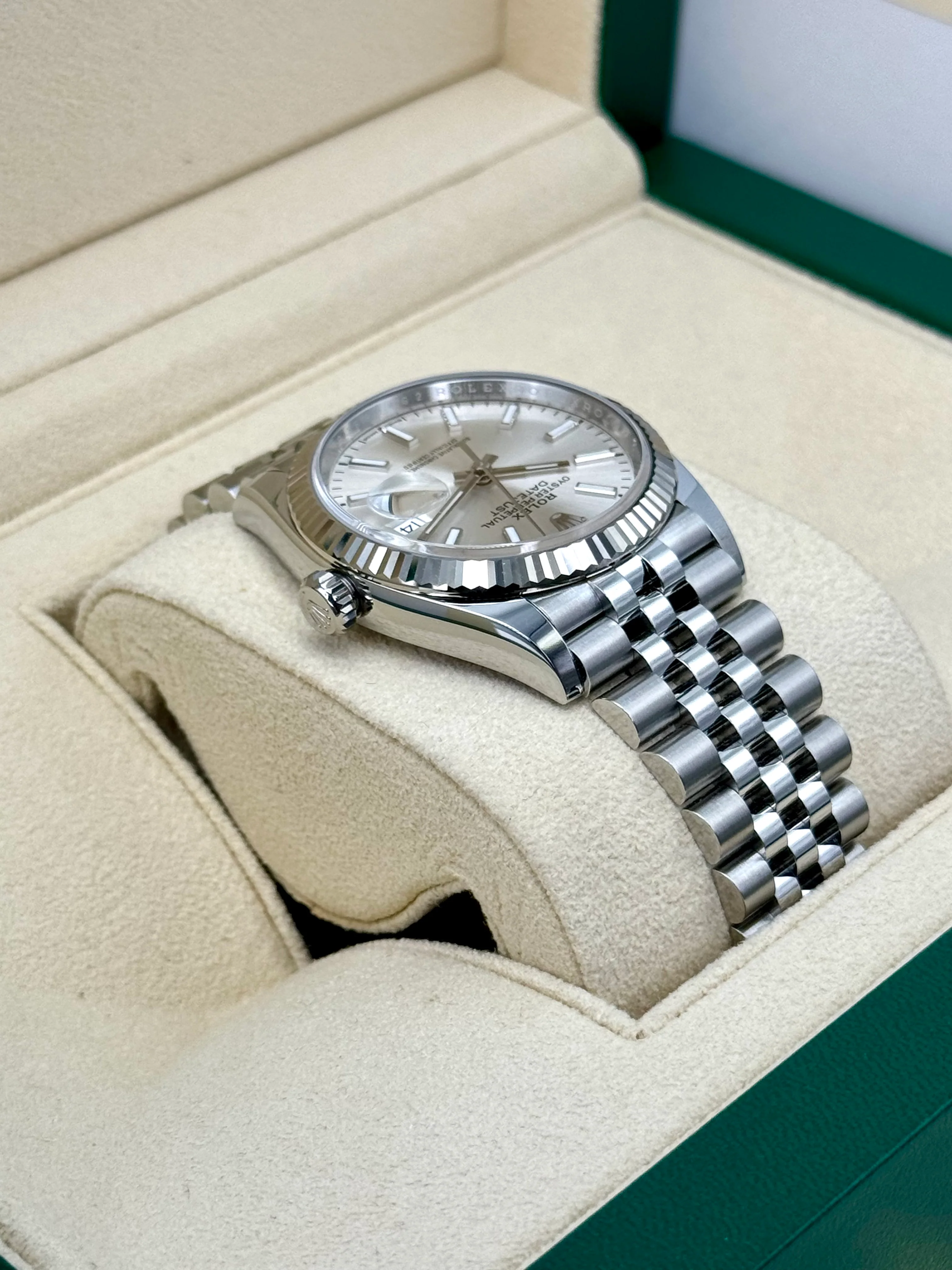 NEW 2026 Rolex Datejust 36mm 126234 Stainless Steel Jubilee Silver Dial - Image 8