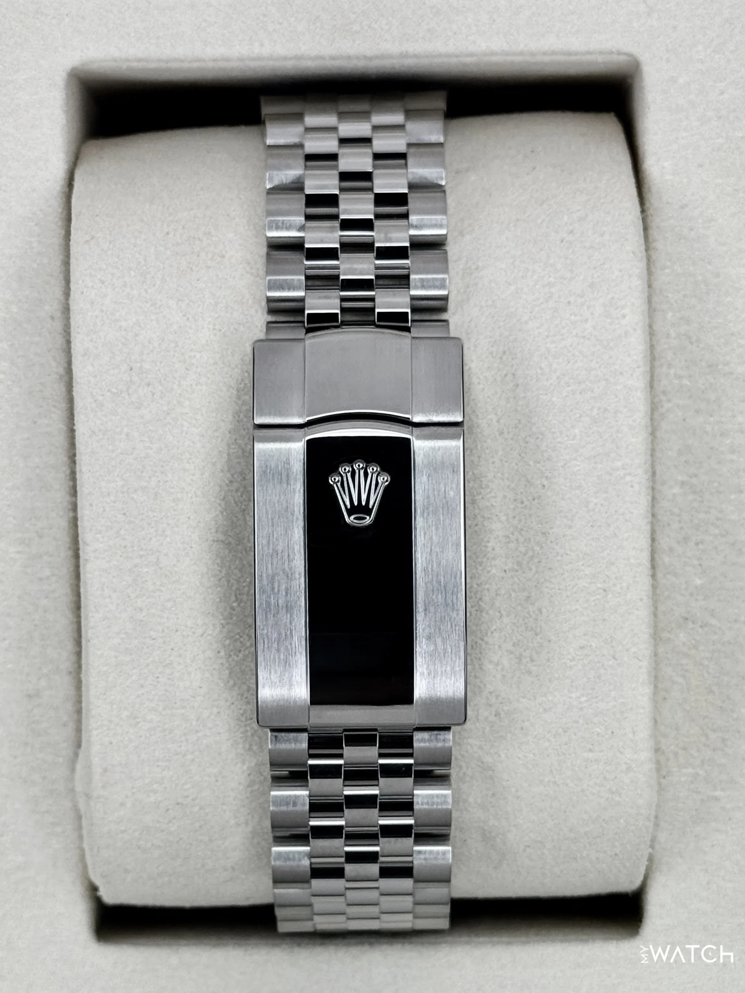 NEW 2026 Rolex Datejust 41mm 126300 Stainless Steel Jubilee Green Dial - Image 2