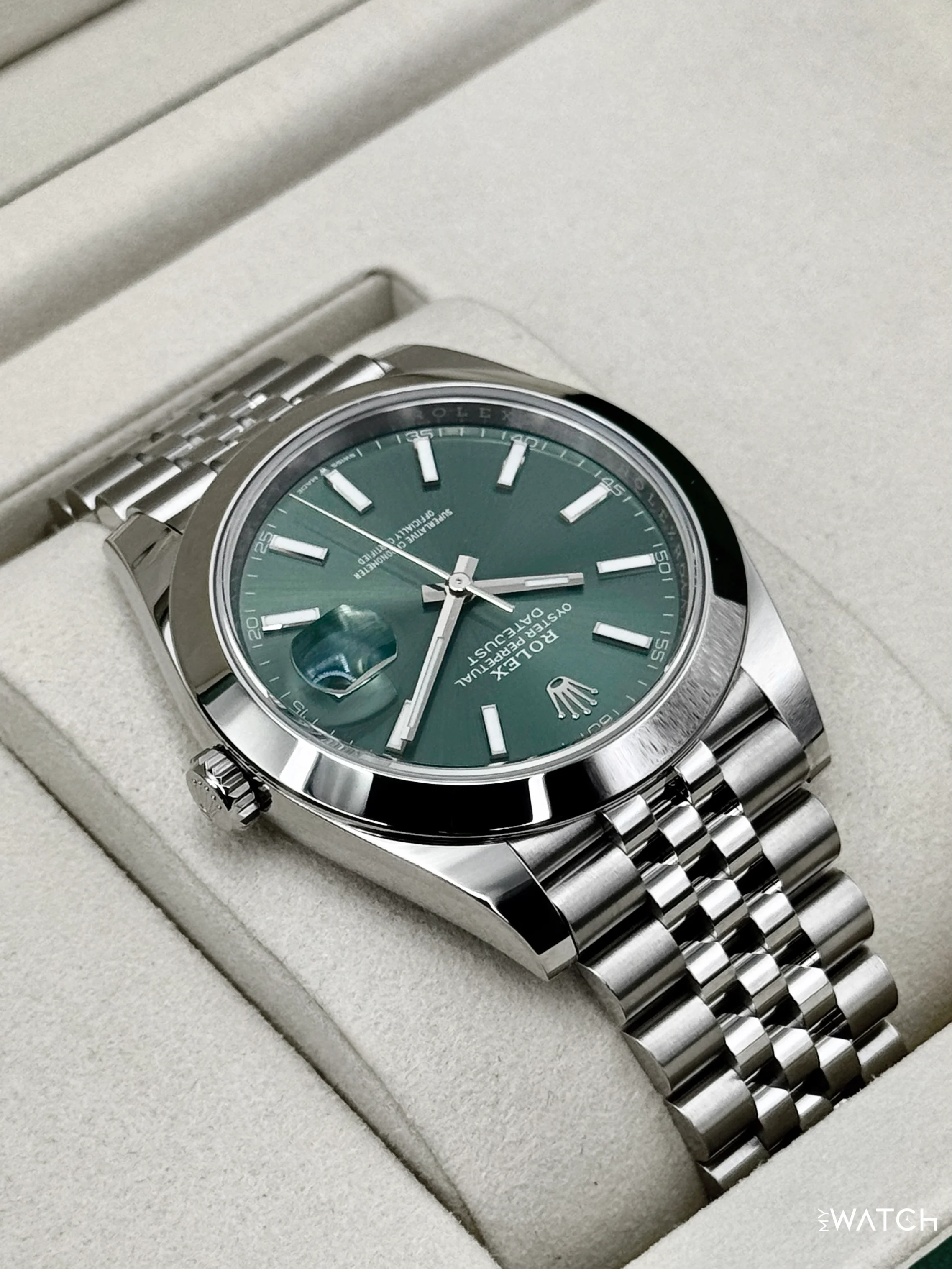 NEW 2026 Rolex Datejust 41mm 126300 Stainless Steel Jubilee Green Dial - Image 8