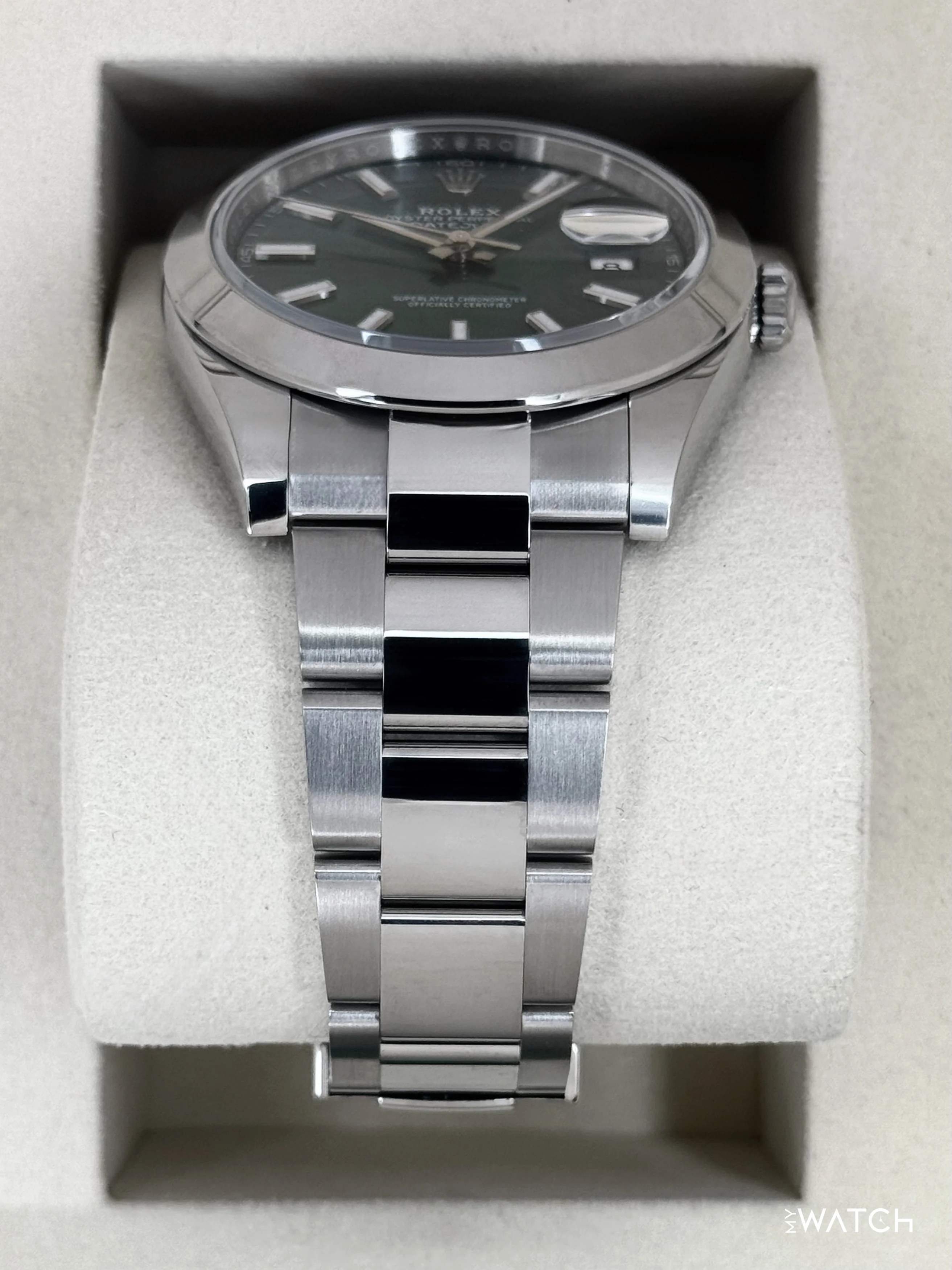 NEW 2026 Rolex Datejust 41mm 126300 Stainless Steel Oyster Green Dial - Image 4