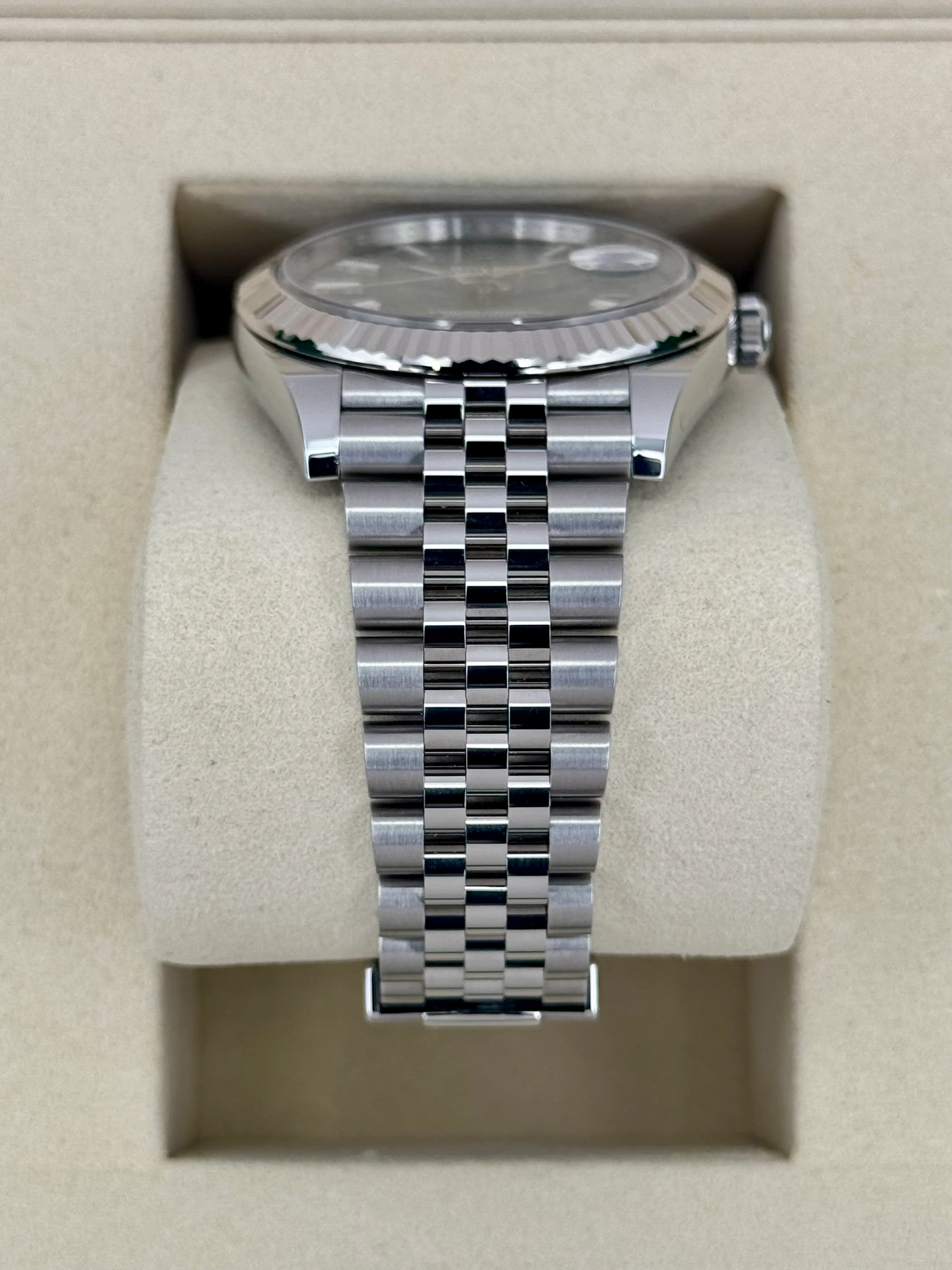 NEW 2025 Rolex Datejust 41mm 126334 Jubilee Green Dial - Image 3