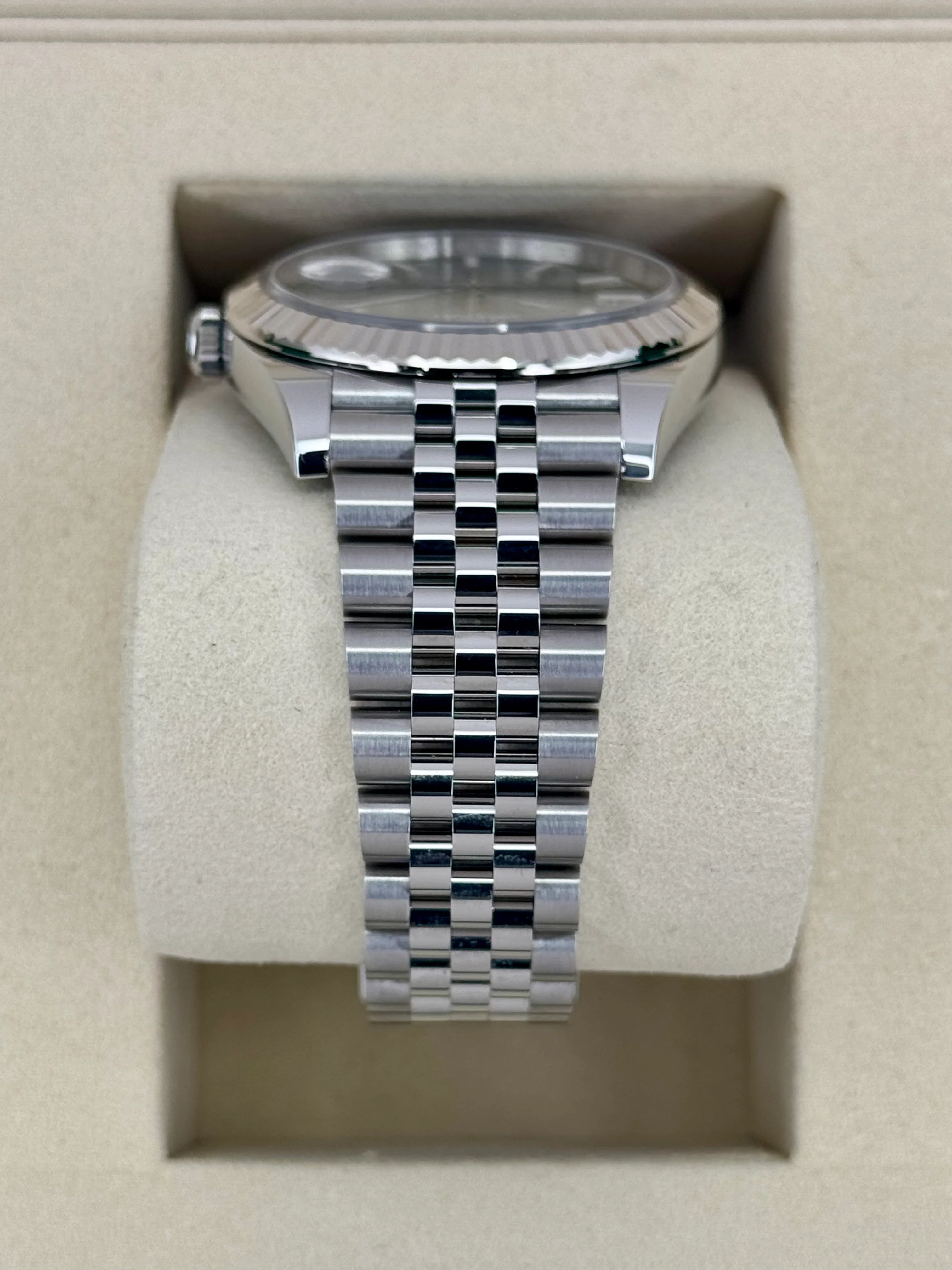 NEW 2025 Rolex Datejust 41mm 126334 Jubilee Green Dial - Image 4