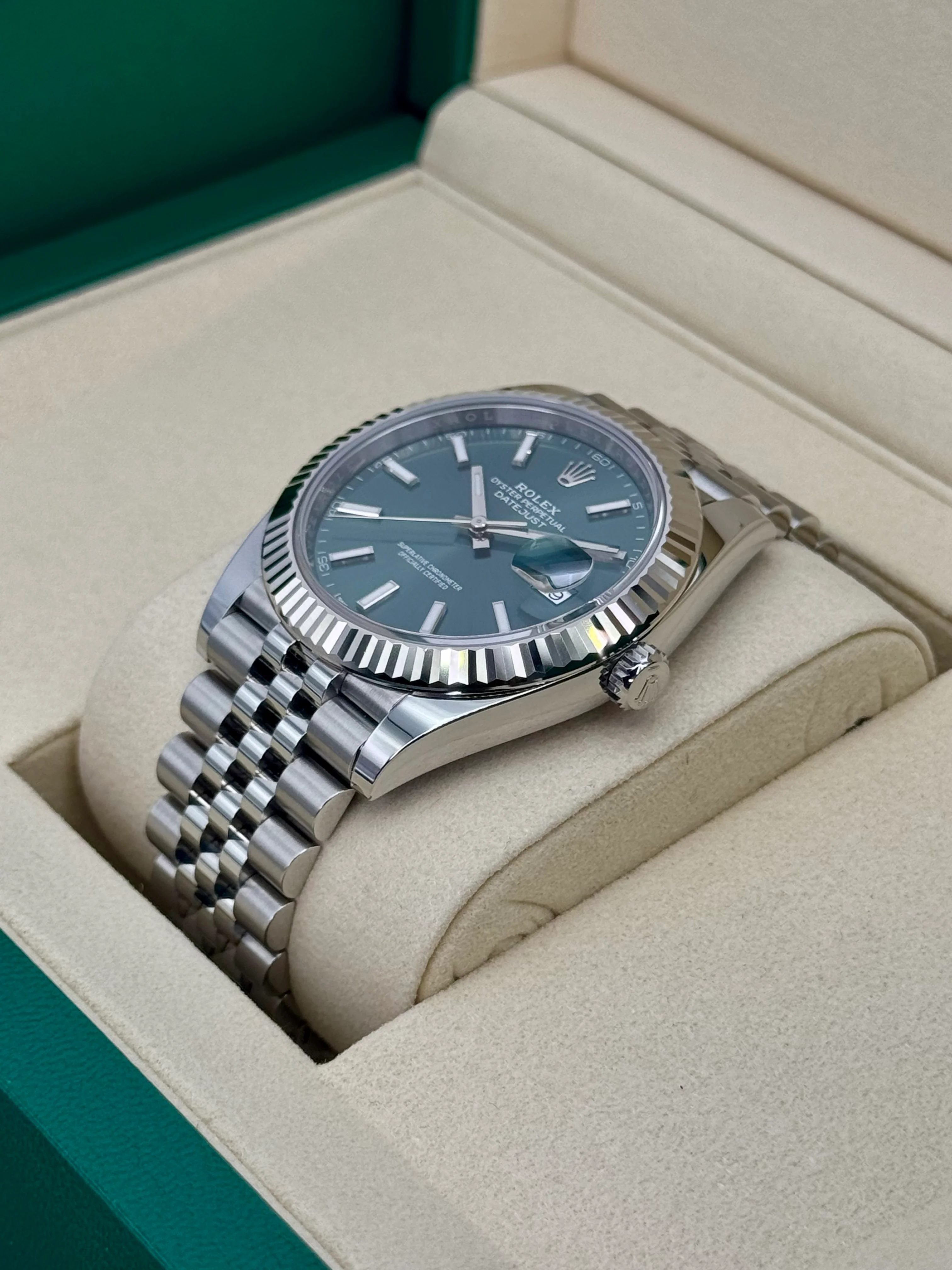 NEW 2025 Rolex Datejust 41mm 126334 Jubilee Green Dial - Image 5