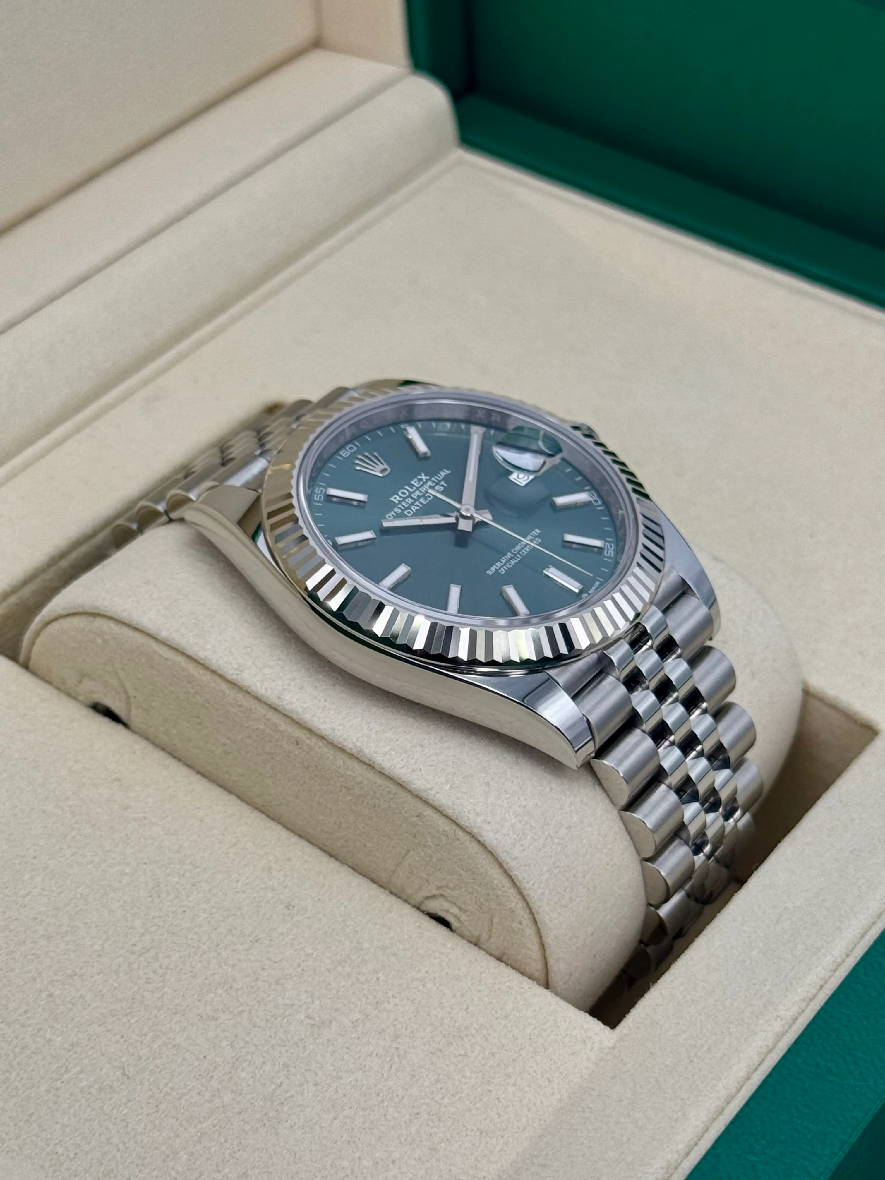 NEW 2025 Rolex Datejust 41mm 126334 Jubilee Green Dial - Image 6