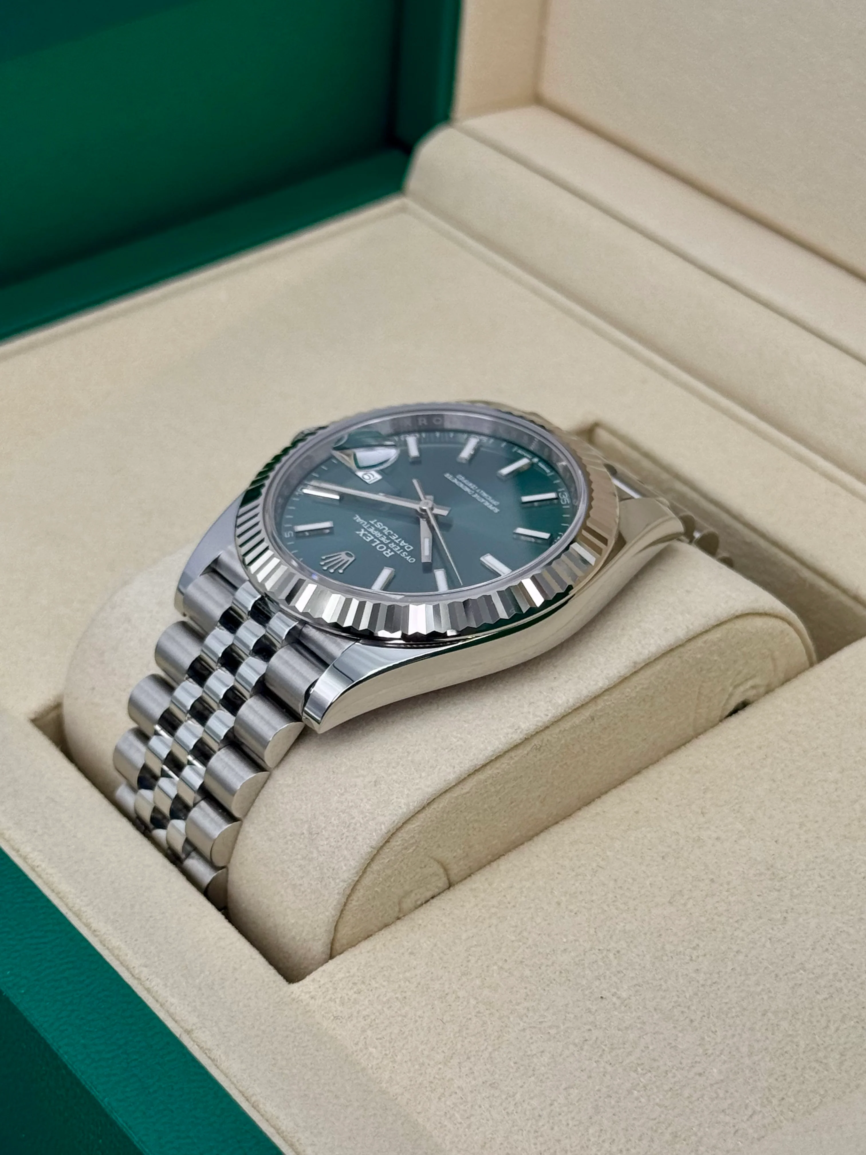 NEW 2025 Rolex Datejust 41mm 126334 Jubilee Green Dial - Image 7