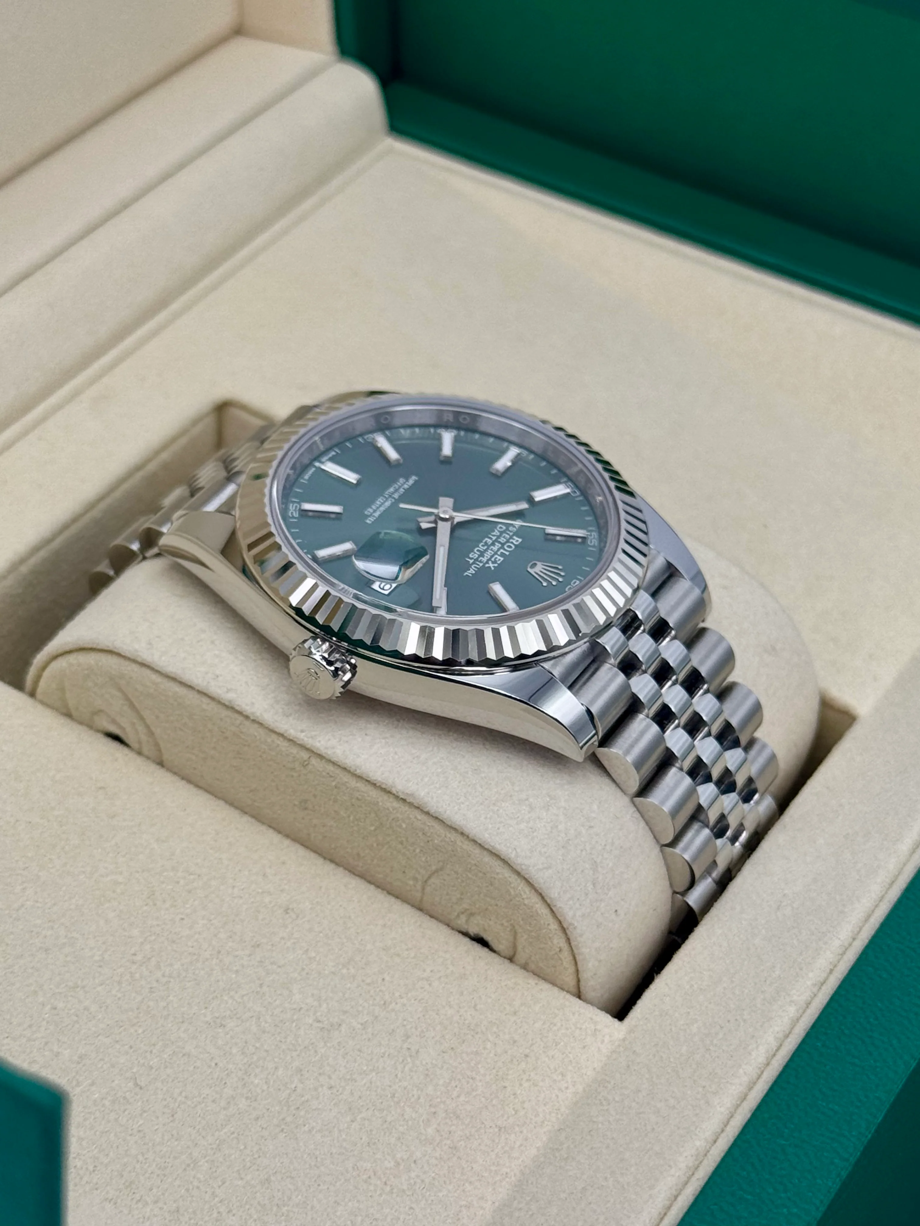 NEW 2025 Rolex Datejust 41mm 126334 Jubilee Green Dial - Image 8