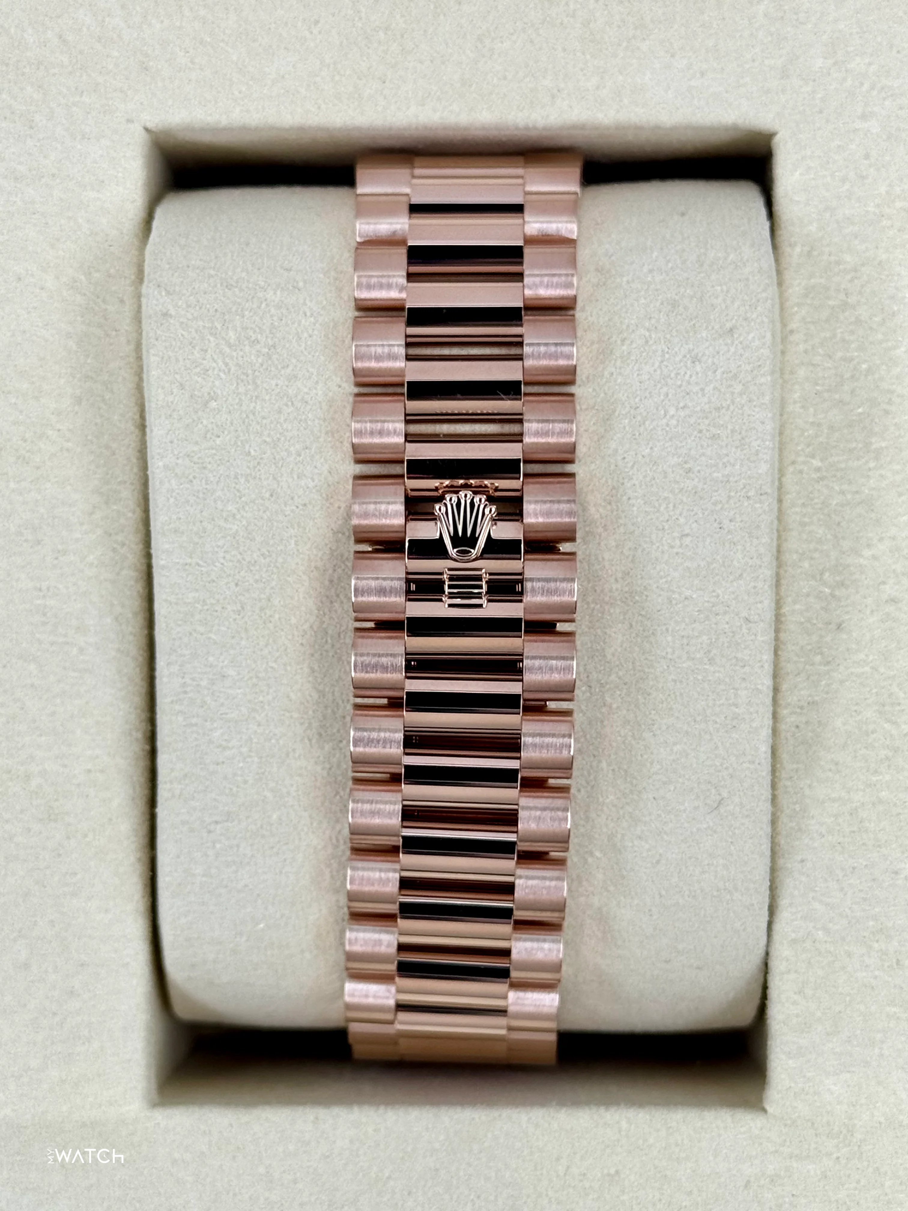 NEW 2026 Rolex Day-Date 40mm 228235 Presidential Rose Gold Olive Green Dial - Image 2
