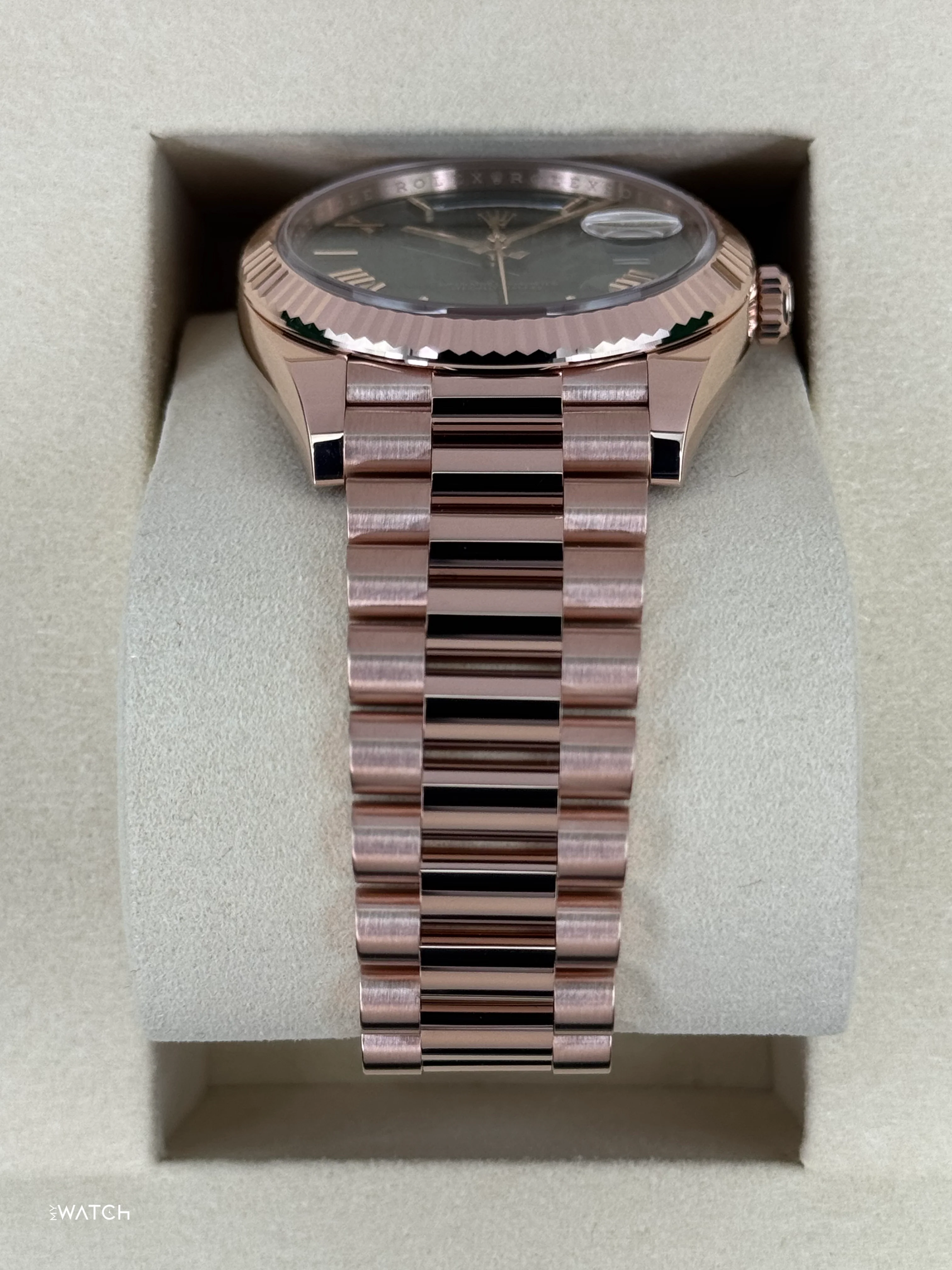 NEW 2026 Rolex Day-Date 40mm 228235 Presidential Rose Gold Olive Green Dial - Image 3