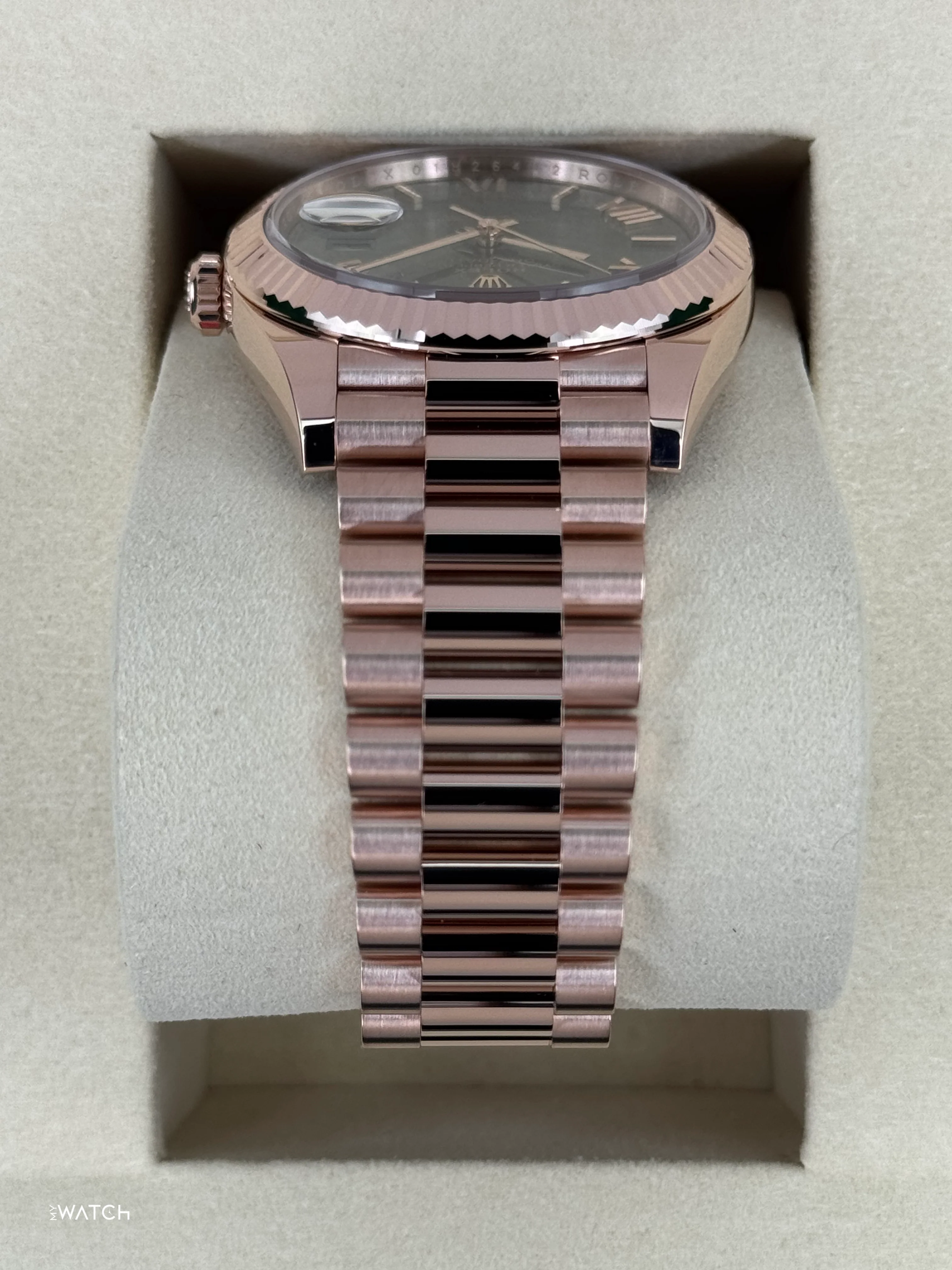 NEW 2026 Rolex Day-Date 40mm 228235 Presidential Rose Gold Olive Green Dial - Image 4