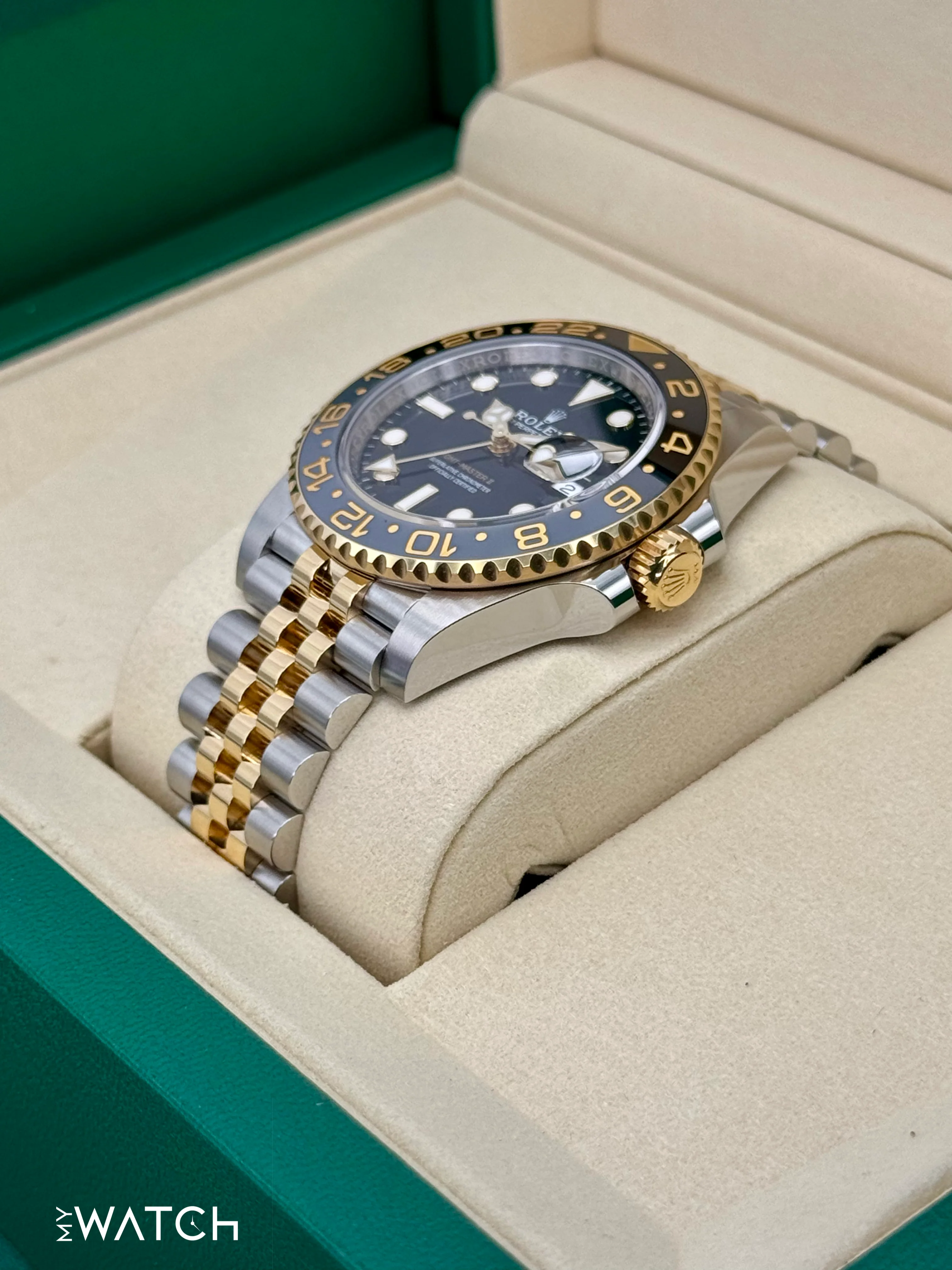 NEW 2026 Rolex GMT-Master II 40mm 126713GRNR Two-Tone Jubilee - Image 5