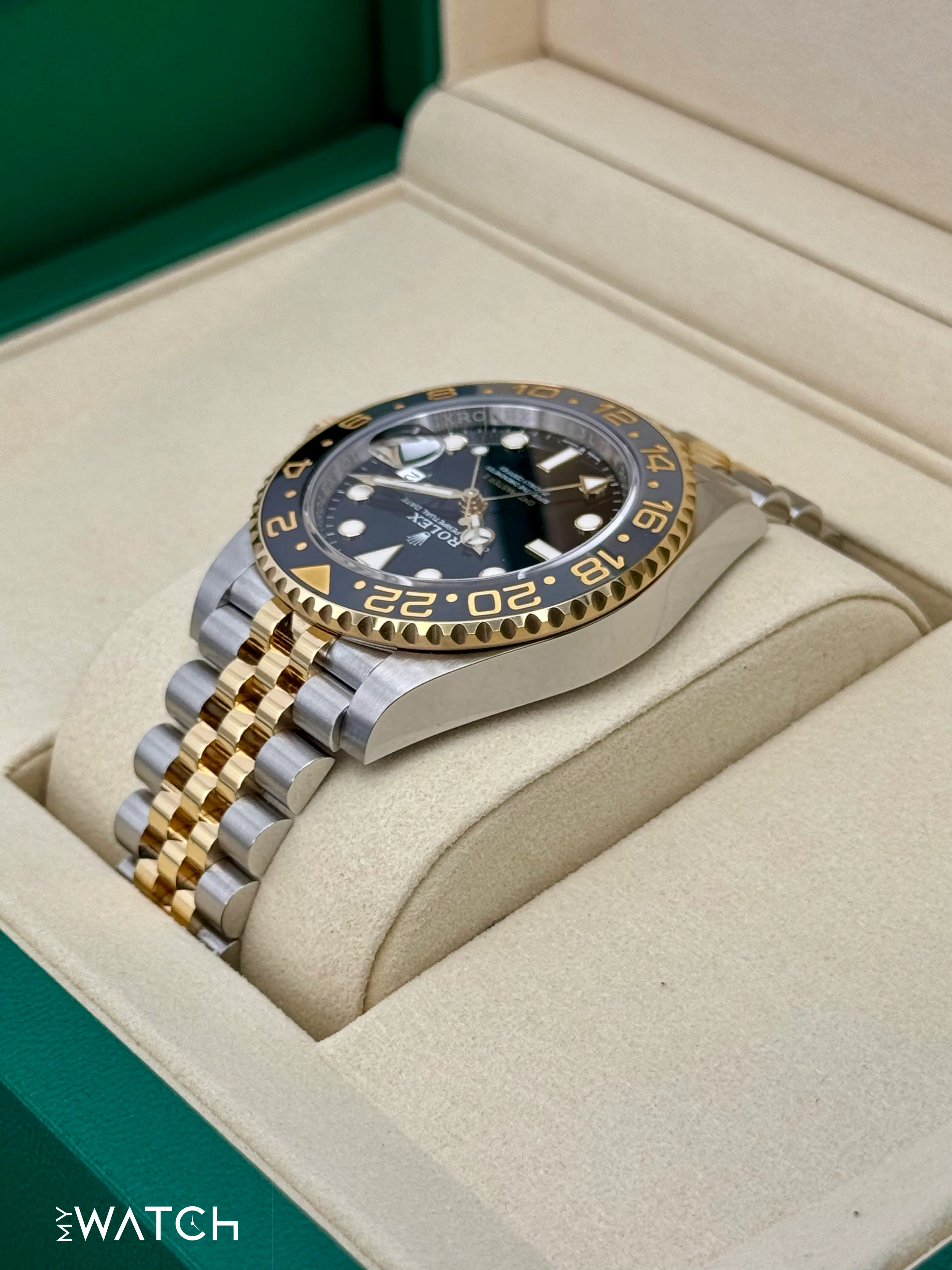 NEW 2026 Rolex GMT-Master II 40mm 126713GRNR Two-Tone Jubilee - Image 7