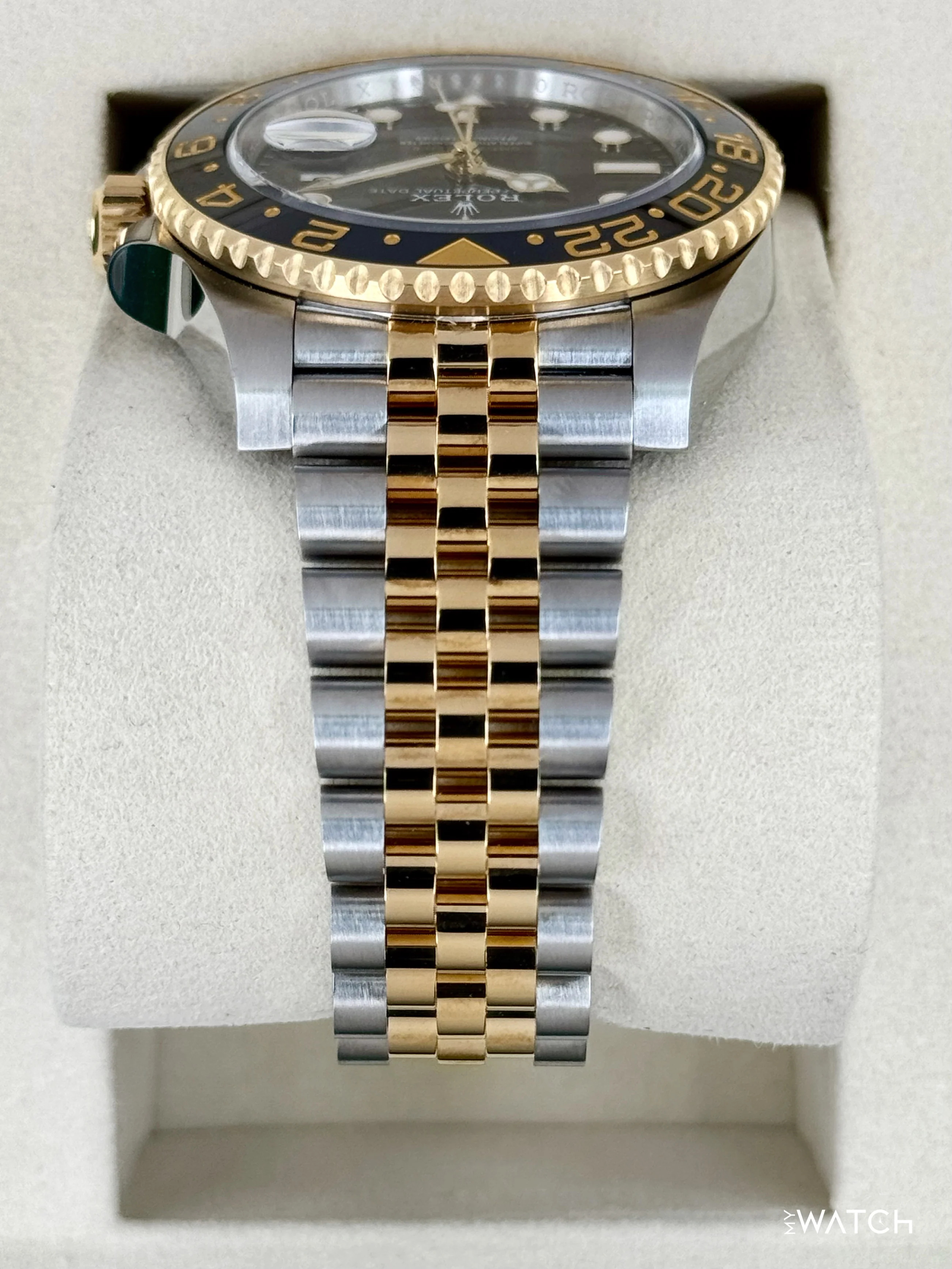 NEW 2026 Rolex GMT-Master II 40mm 126713GRNR Two-Tone Jubilee (STICKERED) - Image 4