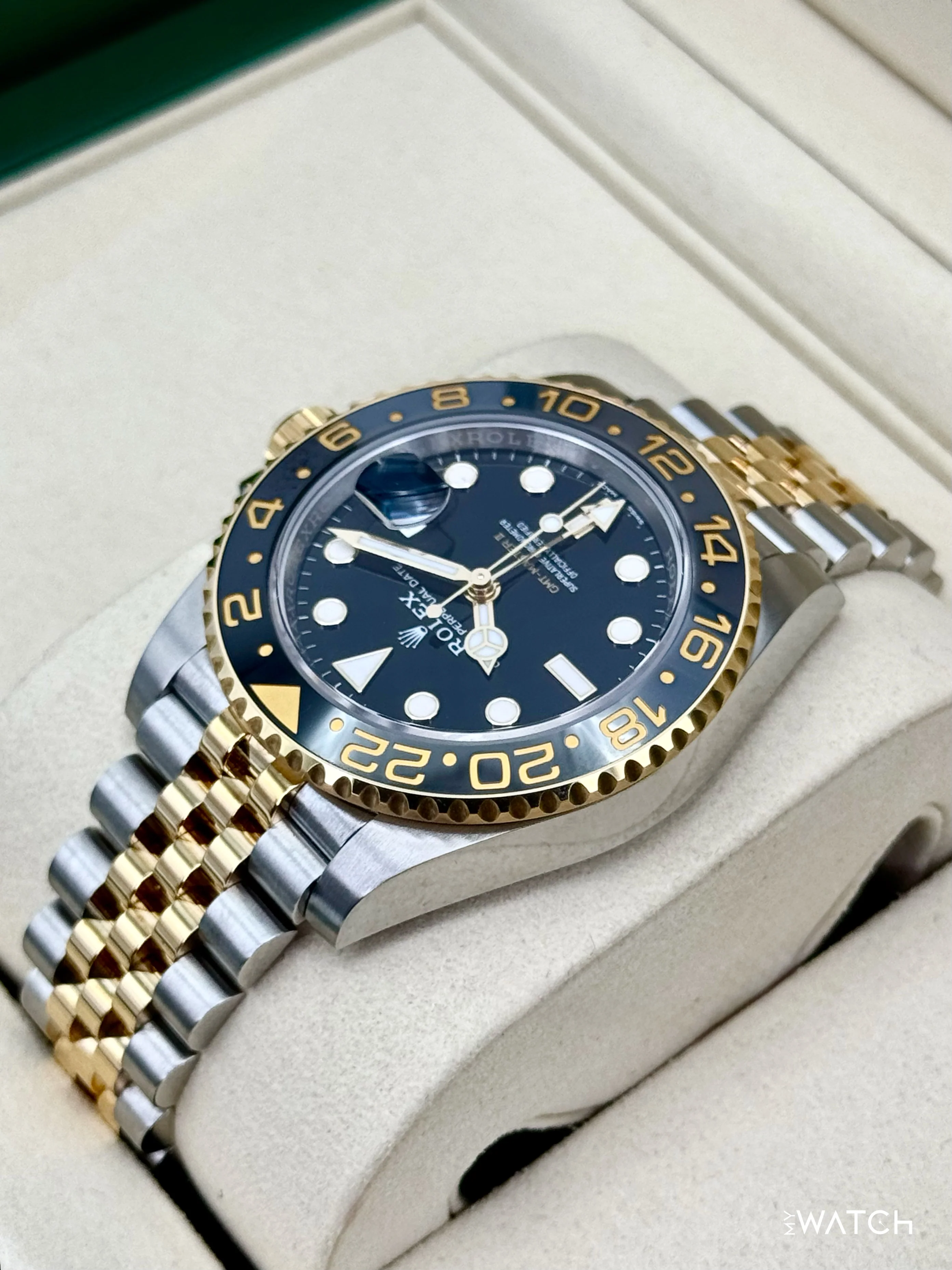 NEW 2026 Rolex GMT-Master II 40mm 126713GRNR Two-Tone Jubilee (STICKERED) - Image 7