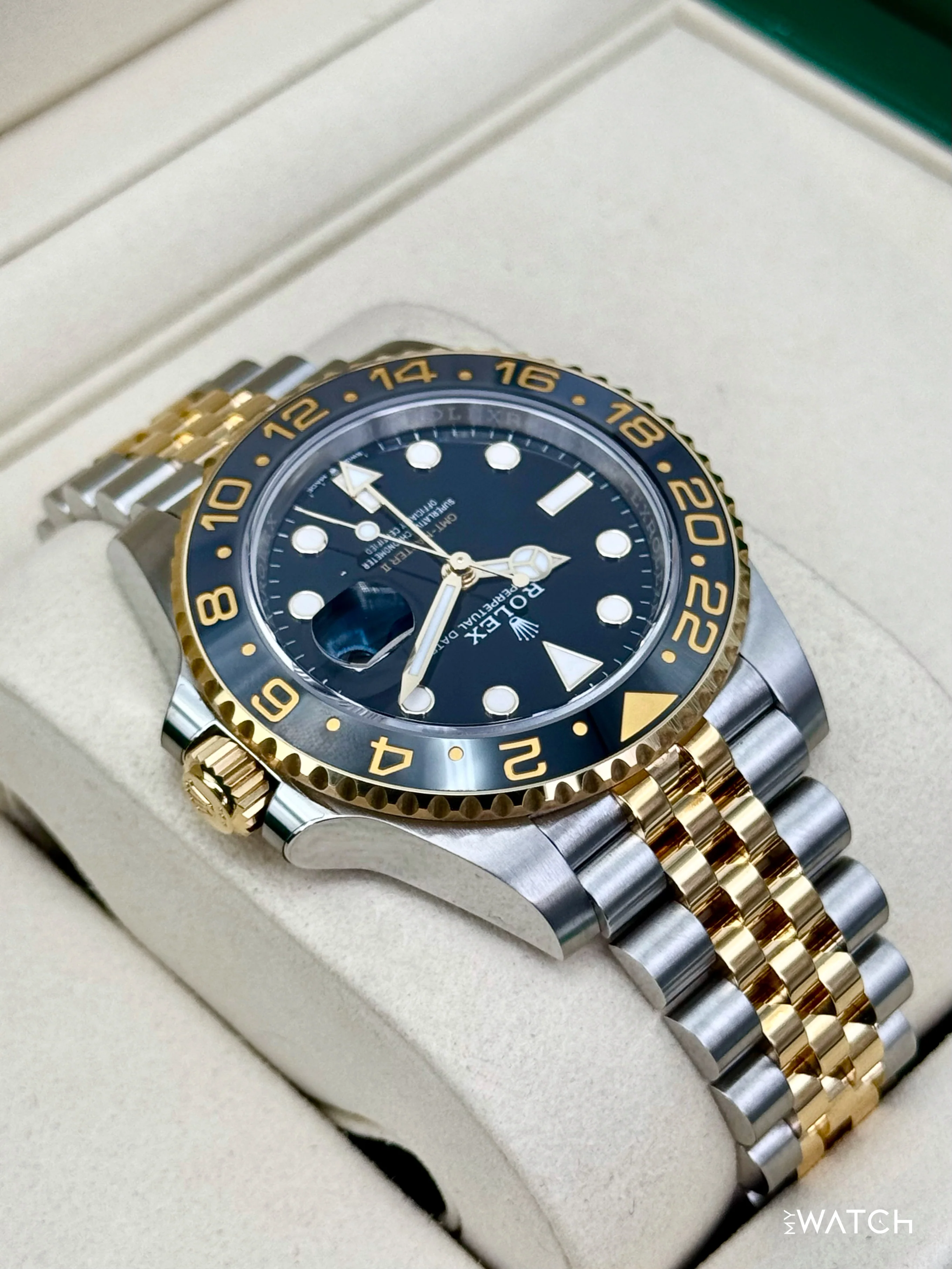 NEW 2026 Rolex GMT-Master II 40mm 126713GRNR Two-Tone Jubilee (STICKERED) - Image 8