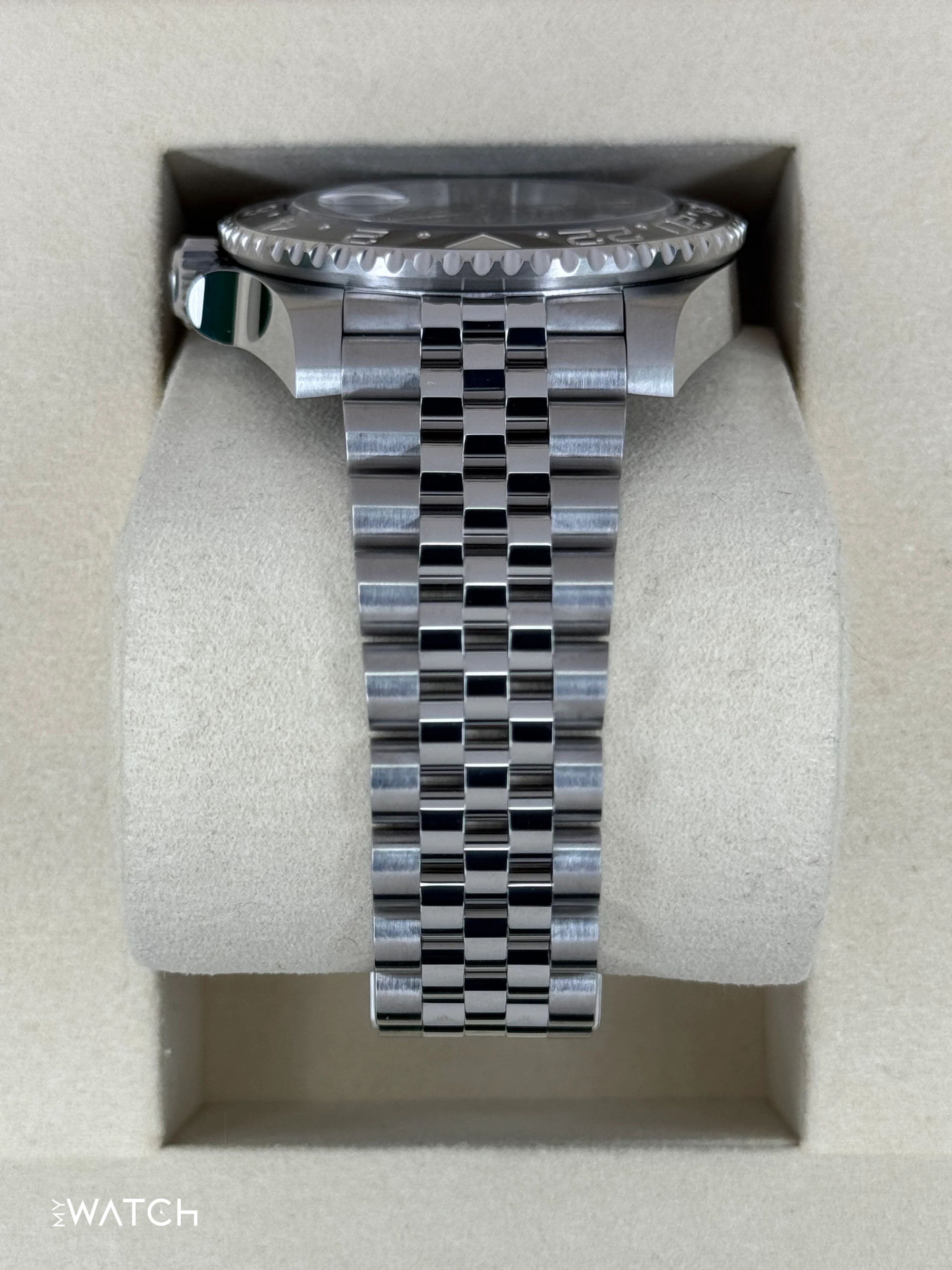 NEW 2026 Rolex GMT-Master II "Bruce Wayne" 40mm 126710GRNR Jubilee - Image 4