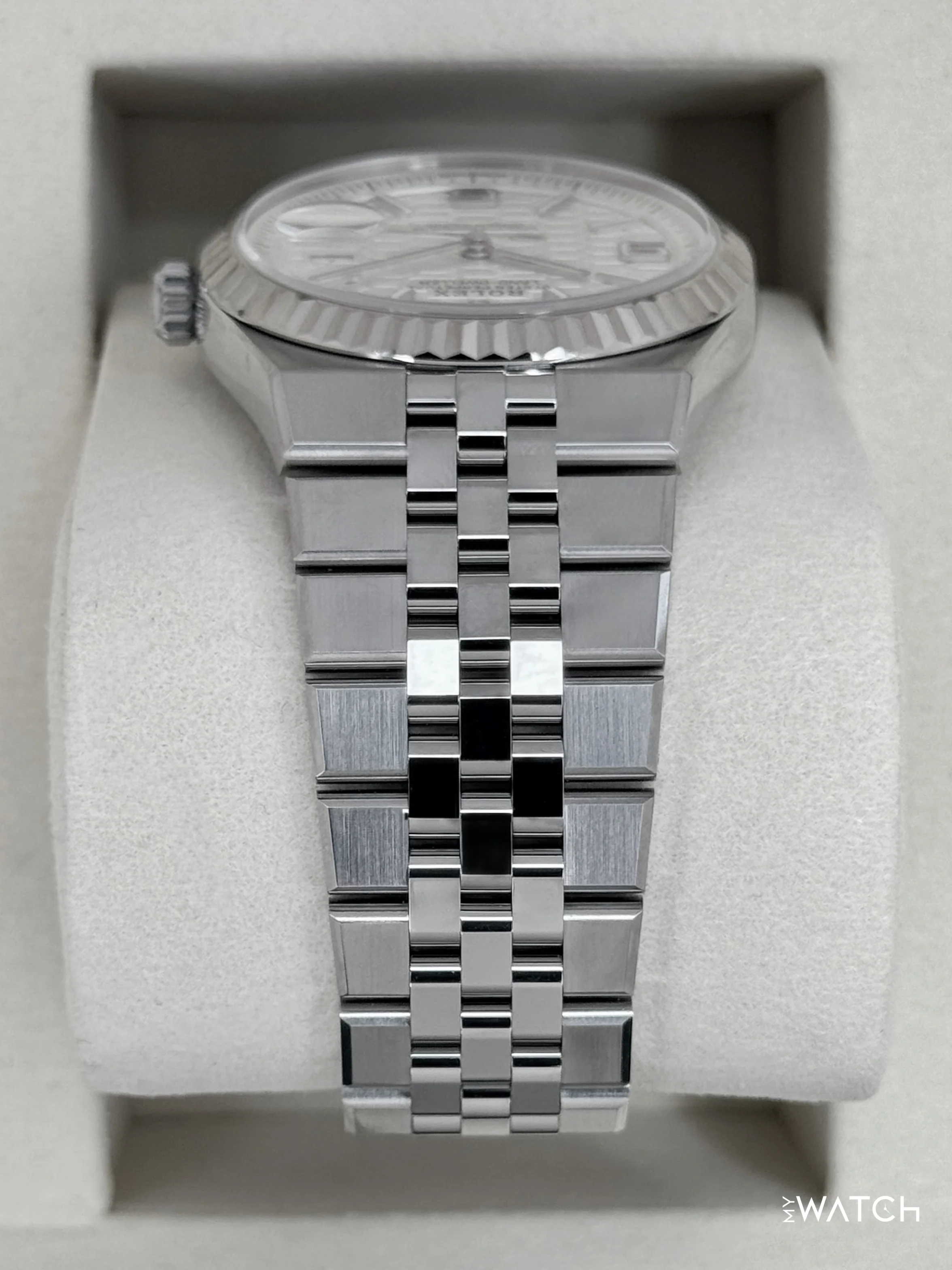 NEW 2026 Rolex Land-Dweller 36mm 127234 Stainless Steel Flat Jubilee White Dial - Image 4
