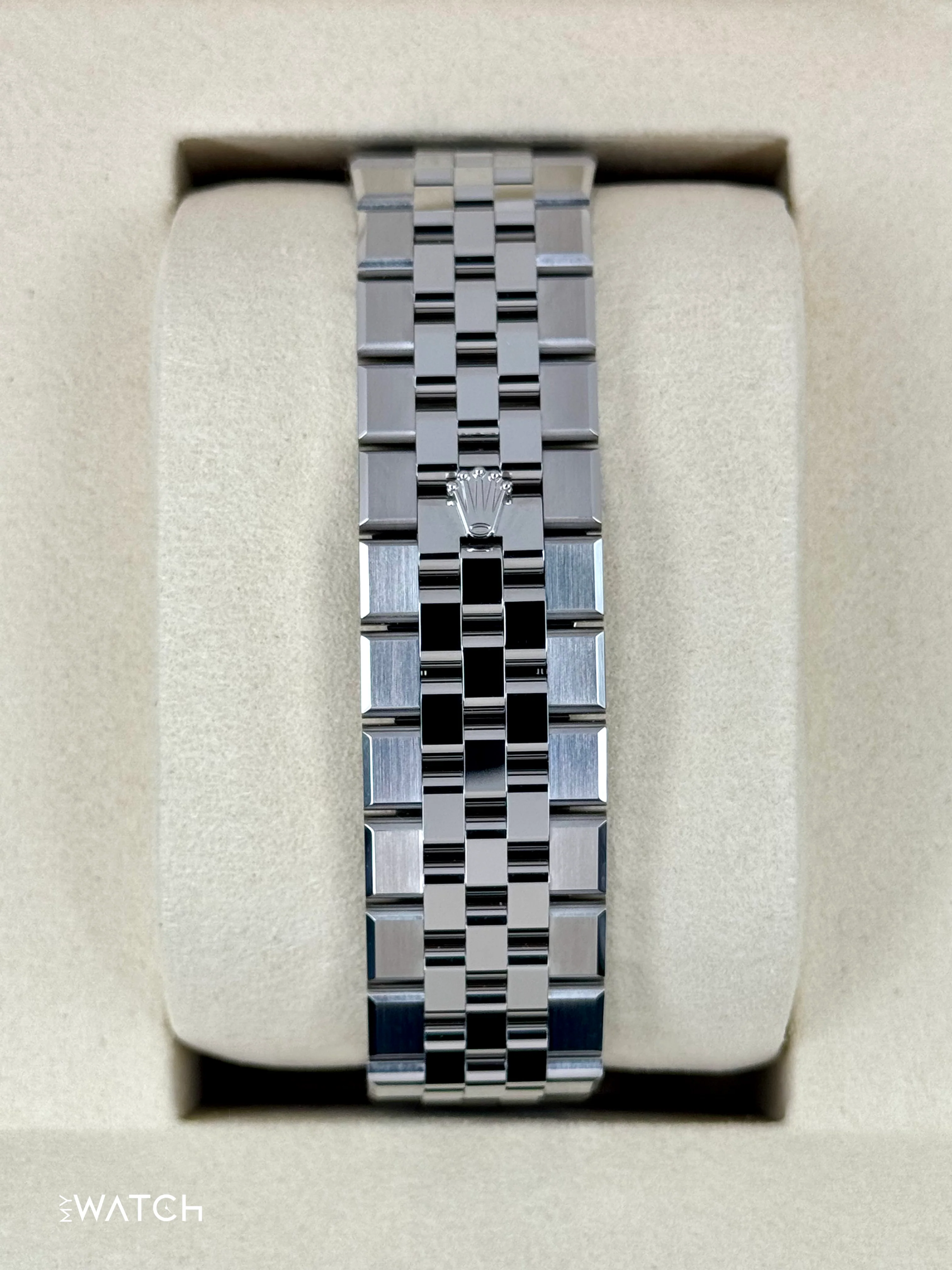 NEW 2026 Rolex Land-Dweller 40mm 127334 Stainless Steel Jubilee White Dial - Image 2