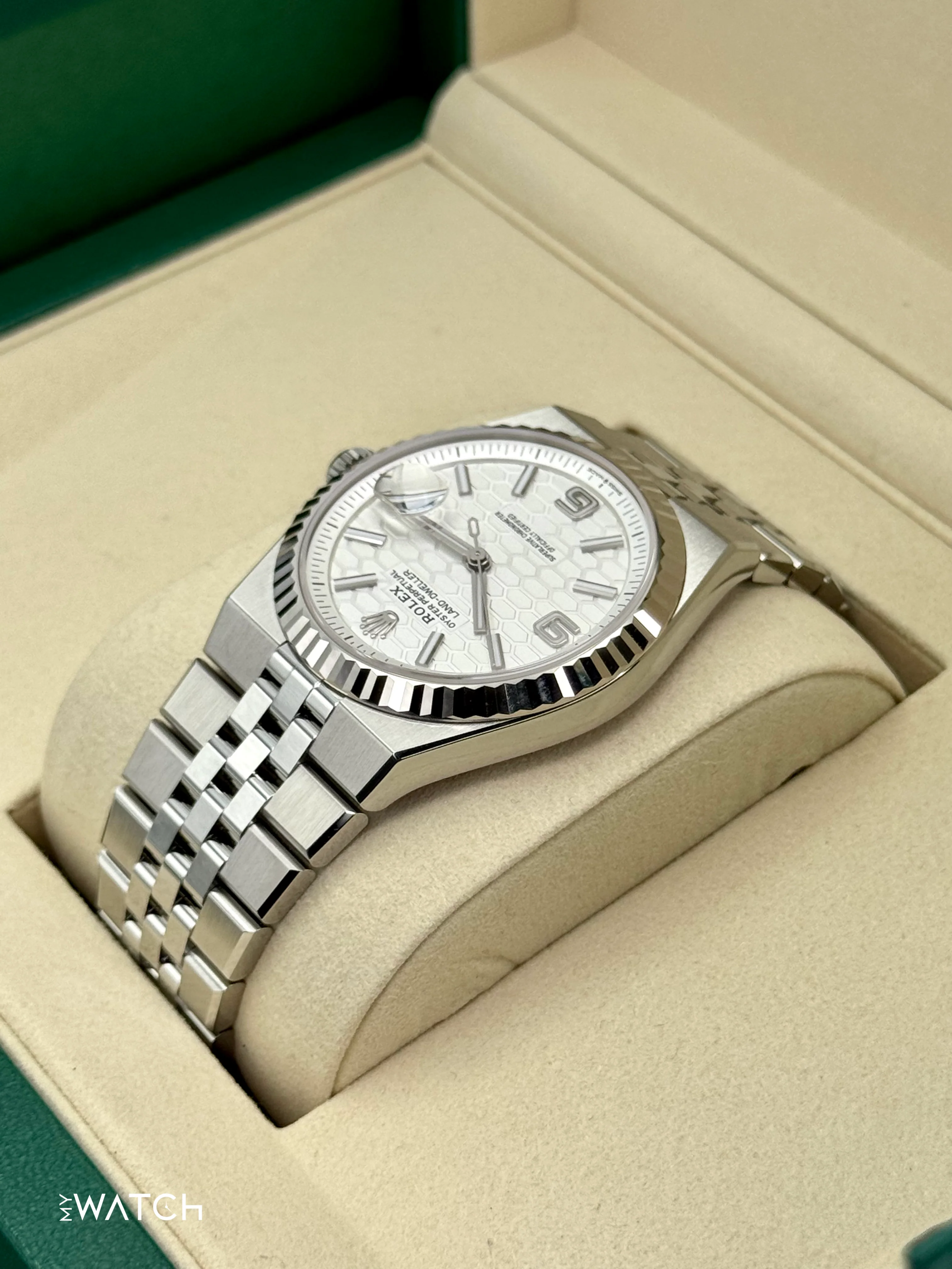 NEW 2026 Rolex Land-Dweller 40mm 127334 Stainless Steel Jubilee White Dial - Image 7