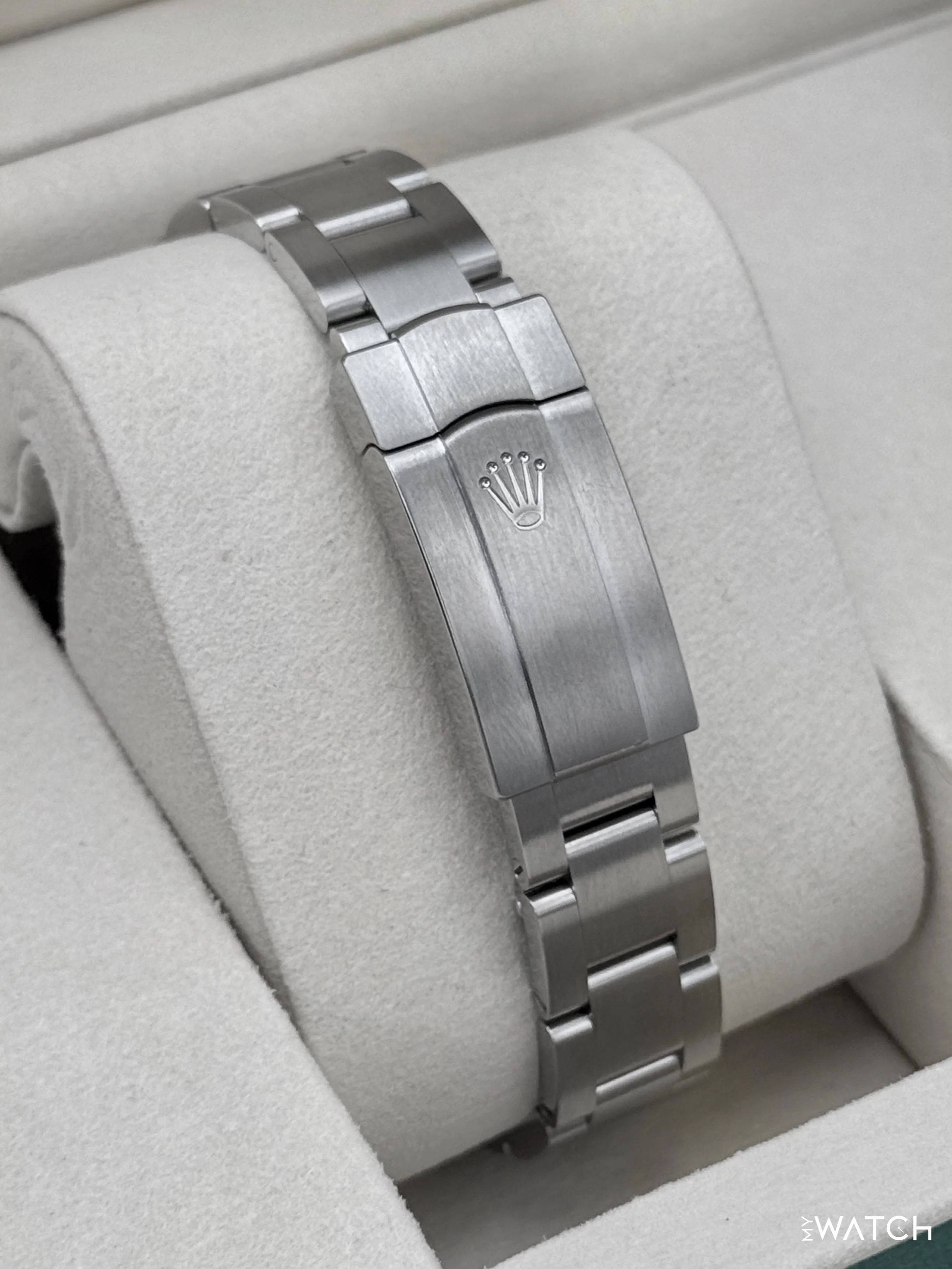 NEW 2026 Rolex Oyster Perpetual 31mm 277200 Med Blue Dial - Image 2