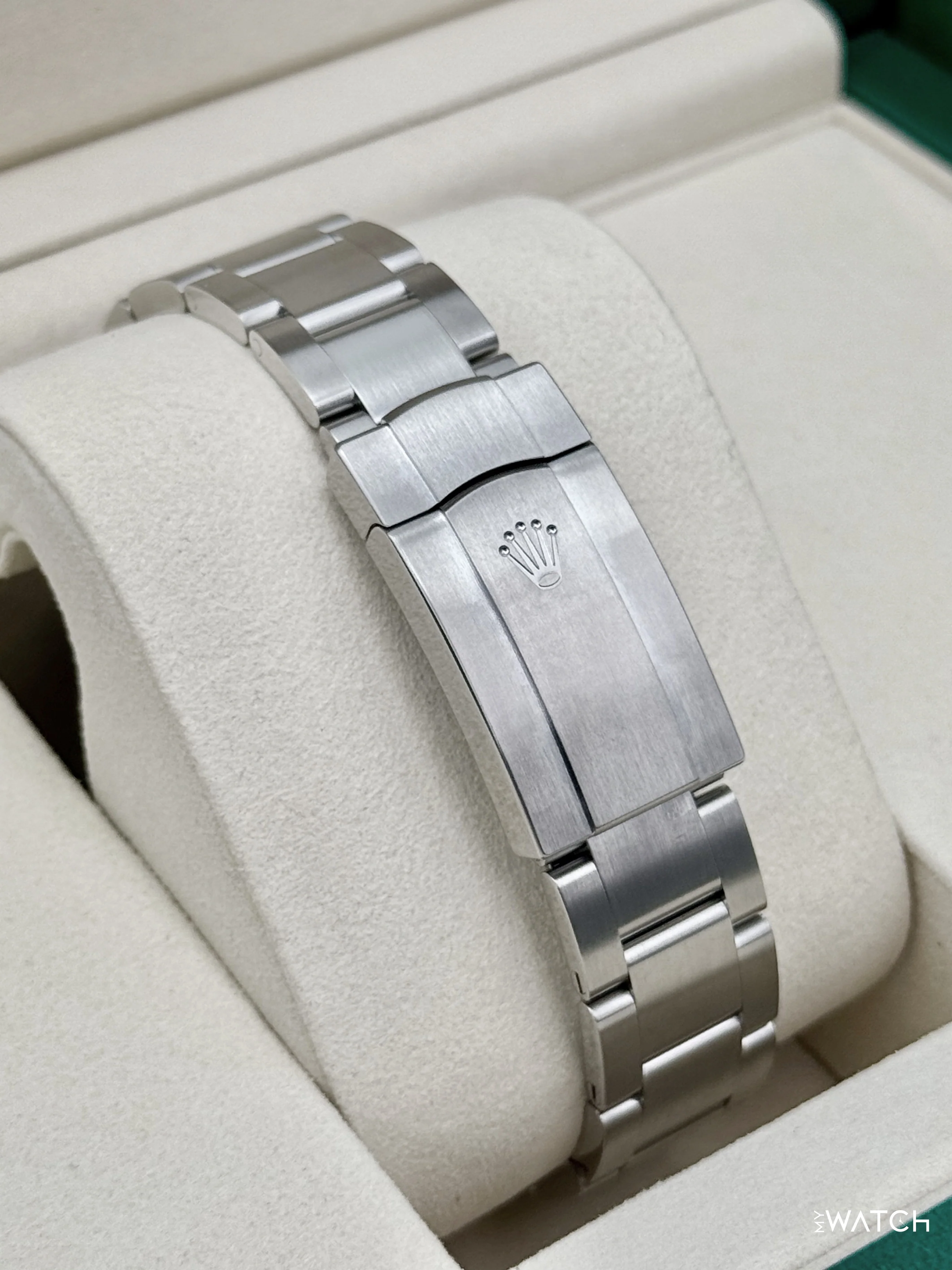 NEW 2026 Rolex Oyster Perpetual 36mm 126000 Green Dial - Image 2