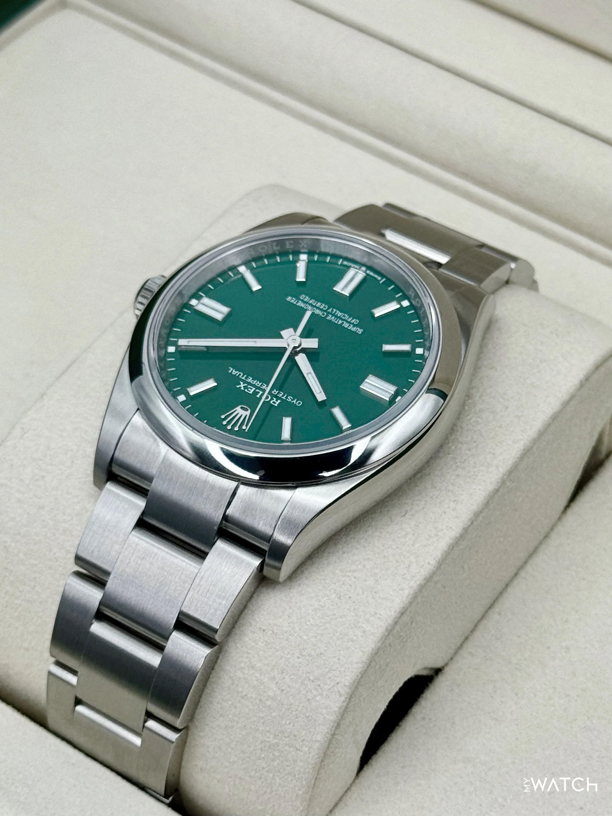 NEW 2026 Rolex Oyster Perpetual 36mm 126000 Green Dial - Image 8