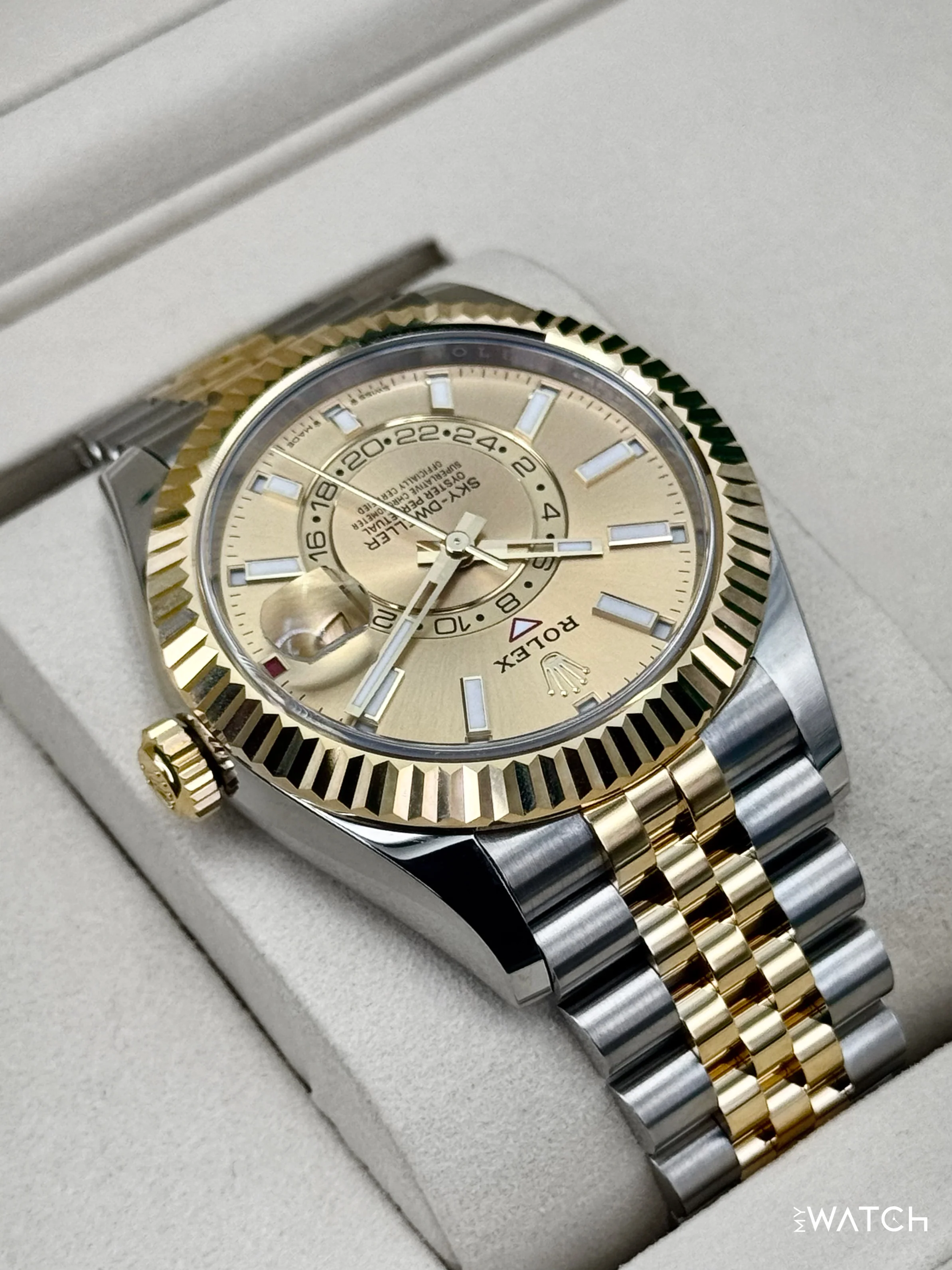 NEW 2026 Rolex Sky-Dweller 42mm 336933 Jubilee Champagne Dial - Image 8