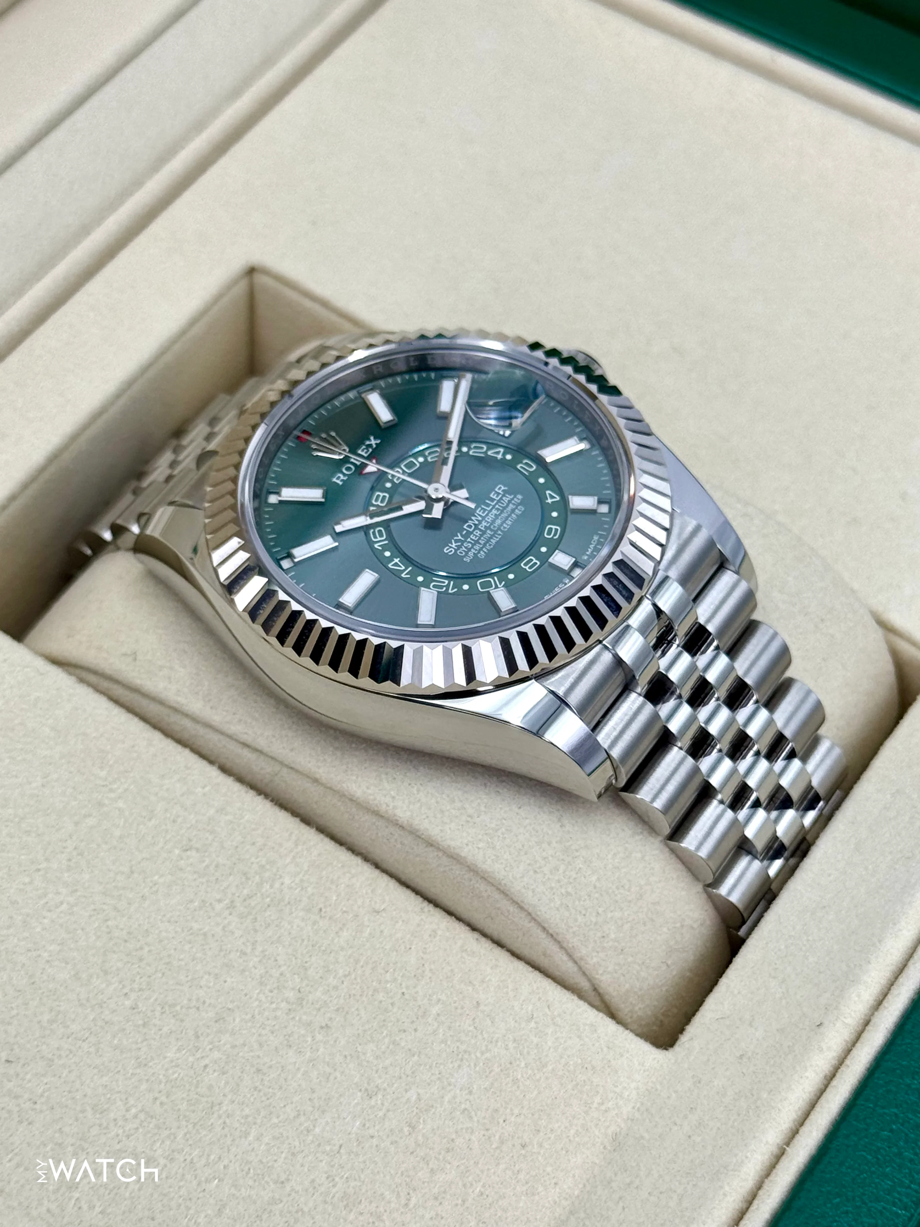NEW 2026 Rolex Sky-Dweller 42mm 336934 Jubilee Green Dial - Image 6