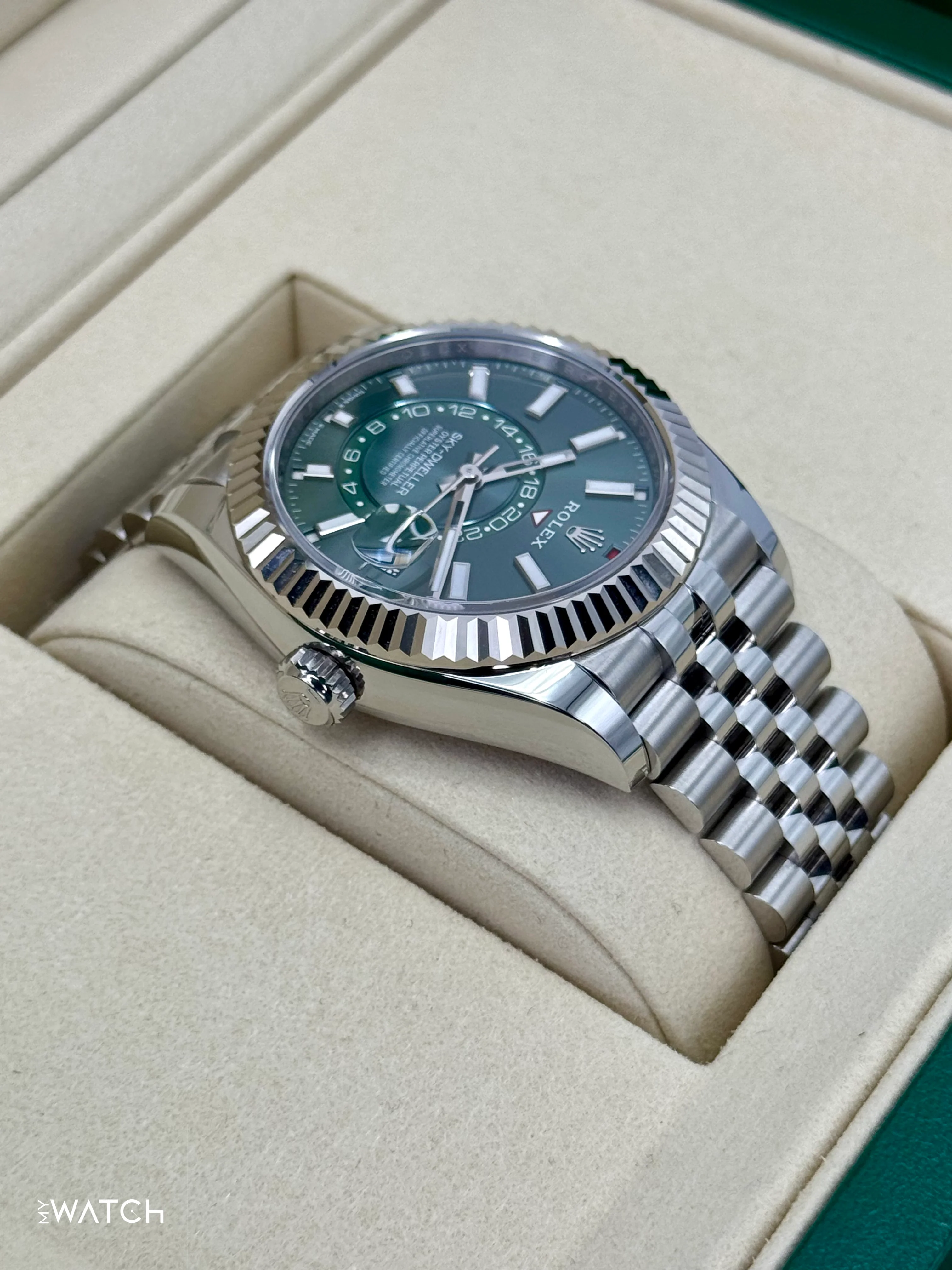 NEW 2026 Rolex Sky-Dweller 42mm 336934 Jubilee Green Dial - Image 8