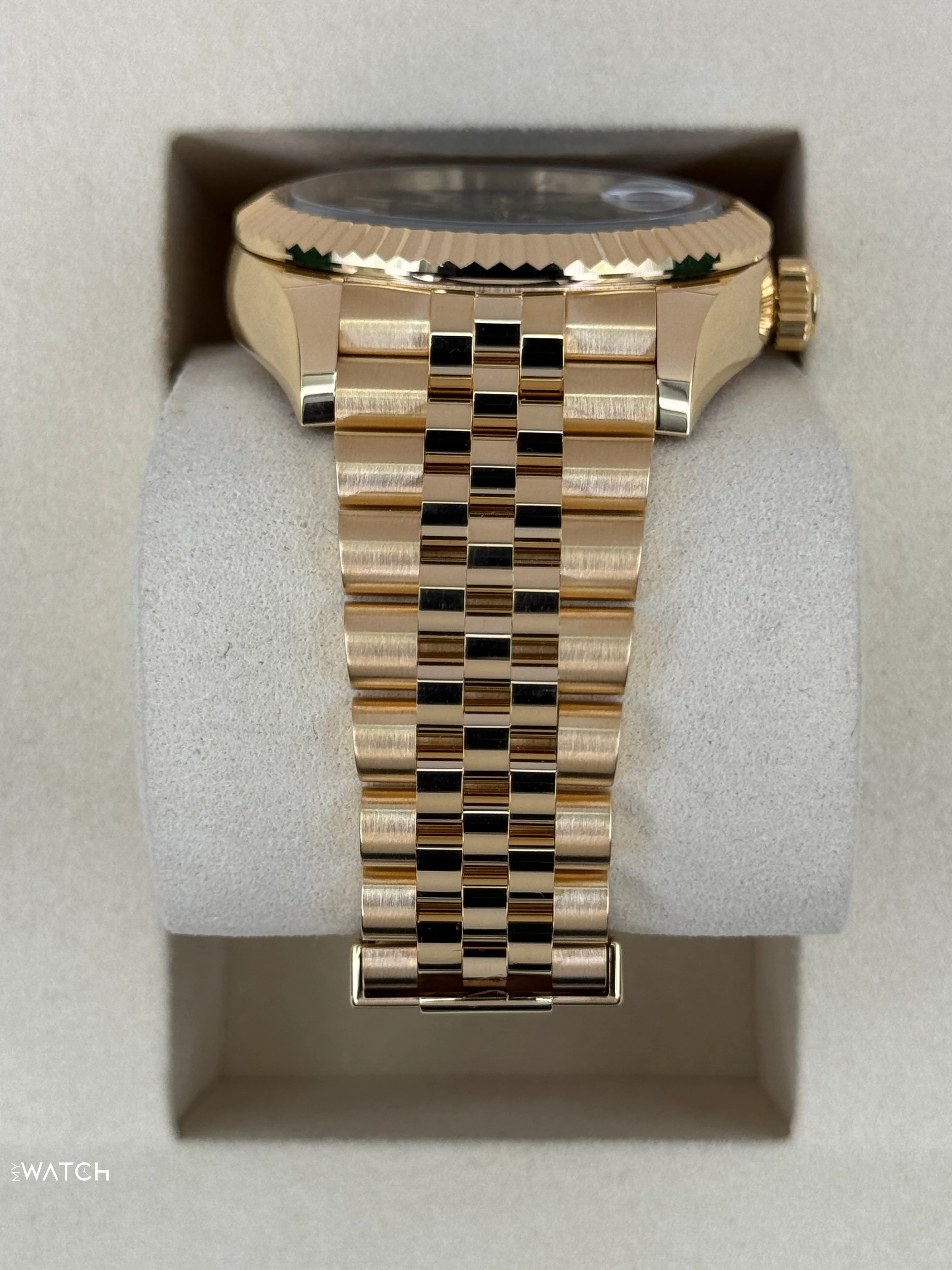 NEW 2026 Rolex Sky-Dweller 42mm 336938 Yellow Gold Jubilee Green Dial - Image 3