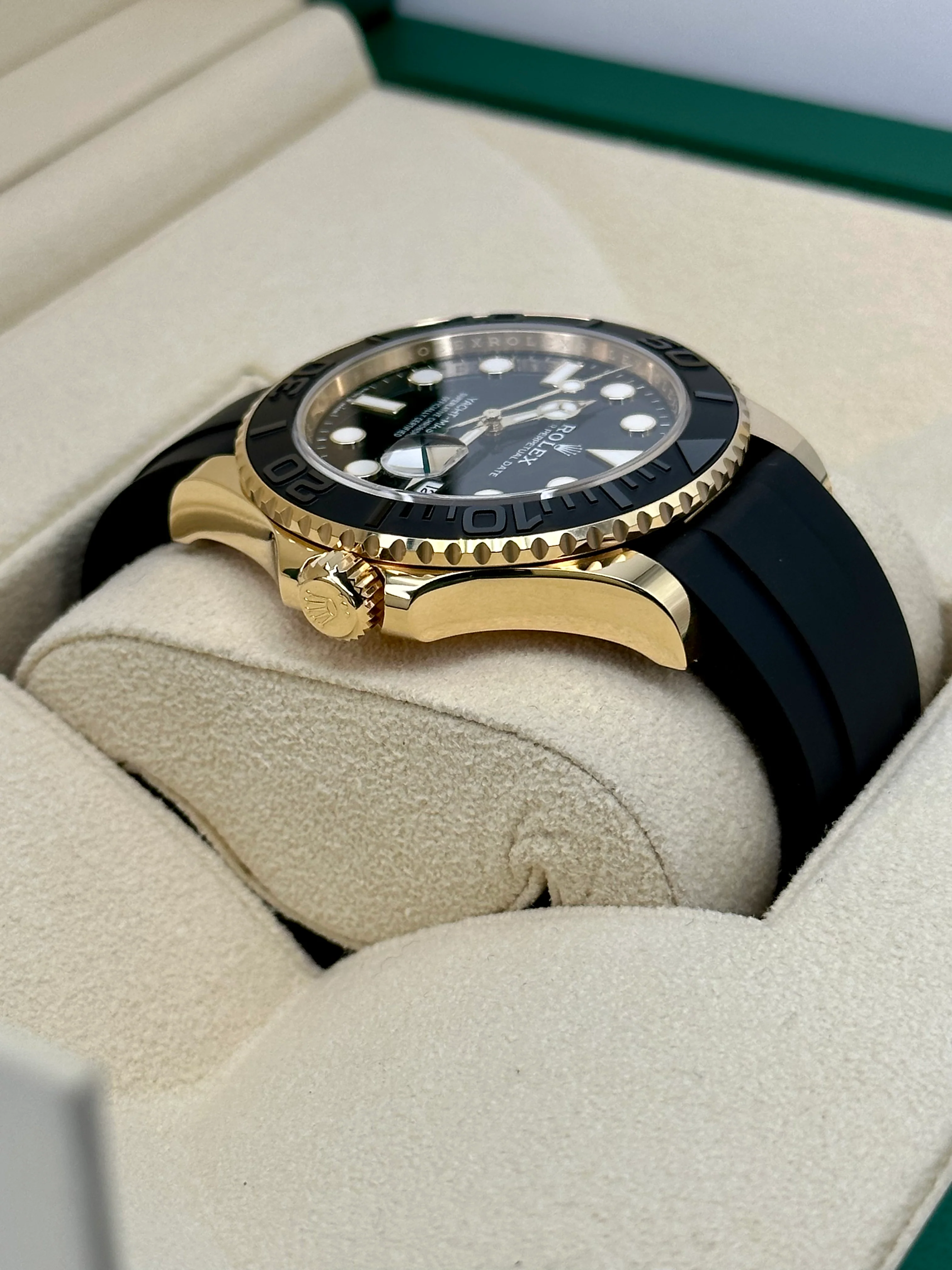 NEW 2026 Rolex Yacht-Master 42mm 226658 Gold Oysterflex Black Dial - Image 8