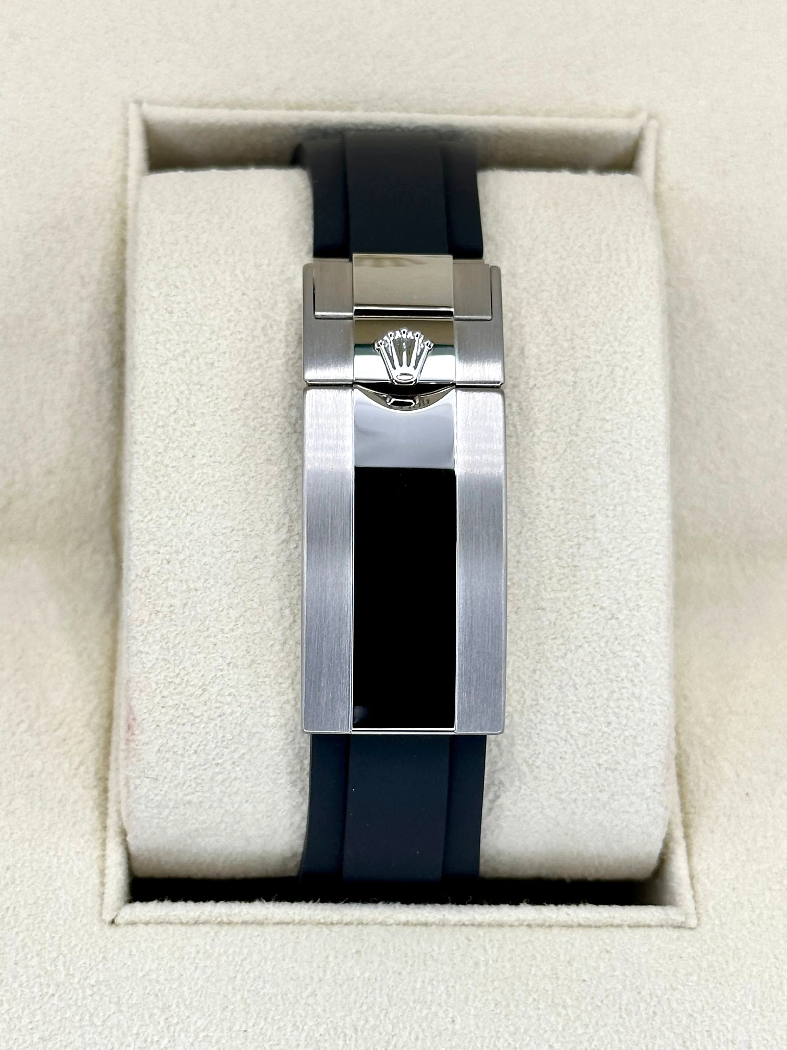 NEW 2026 Rolex Yacht-Master 42mm 226659 White Gold Oysterflex Black Dial - Image 2