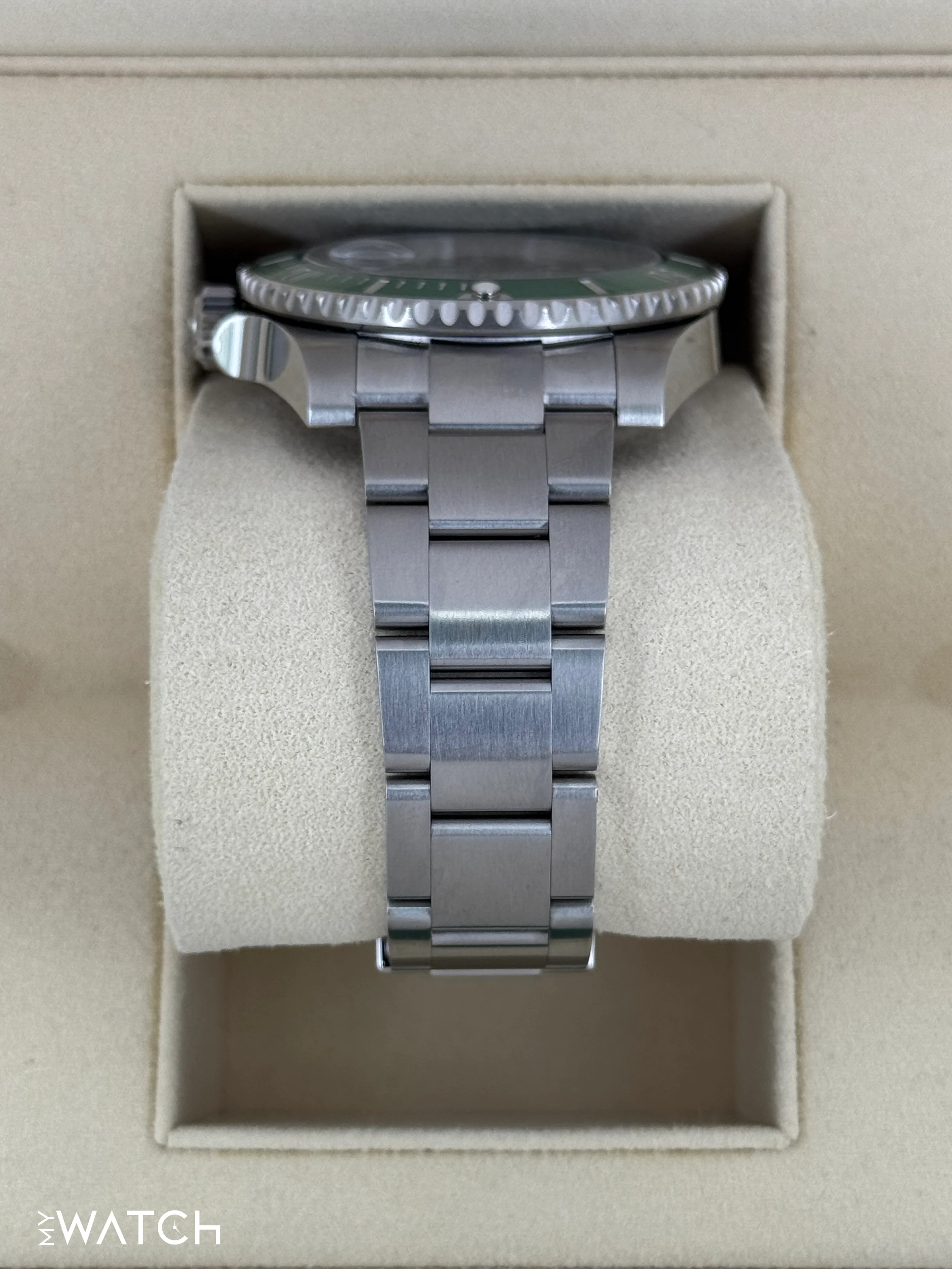 NEW OLD STOCK 2020 Rolex Submariner “Hulk” 40mm 116610LV Green Dial - Image 4