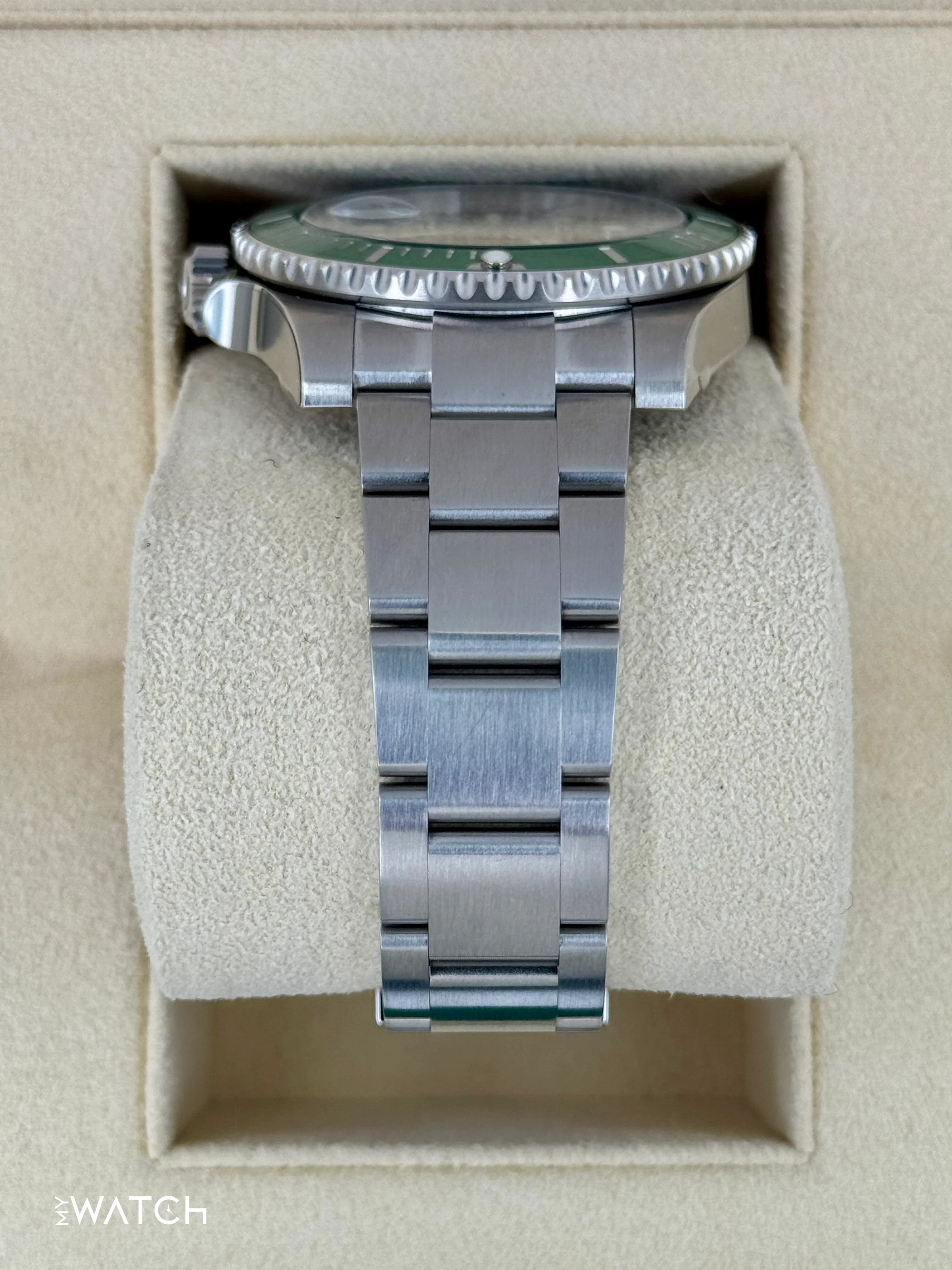 NEW OLD STOCK 2020 Rolex Submariner “Hulk” 40mm 116610LV Green Dial (STICKERED) - Image 4