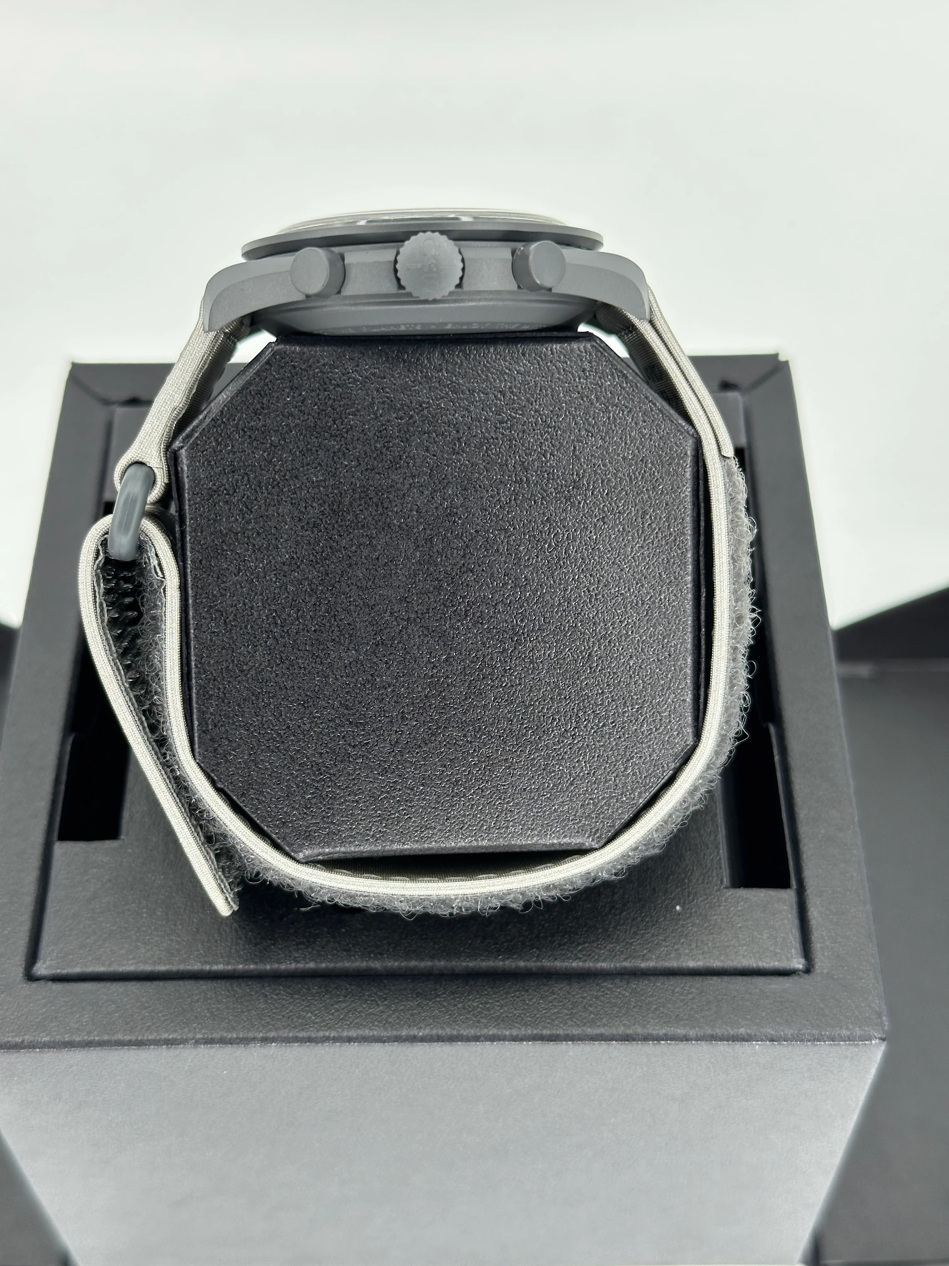 NEW Omega S033A100 Bioceramic Moon Swatch  - Mission to Mercury - Image 8
