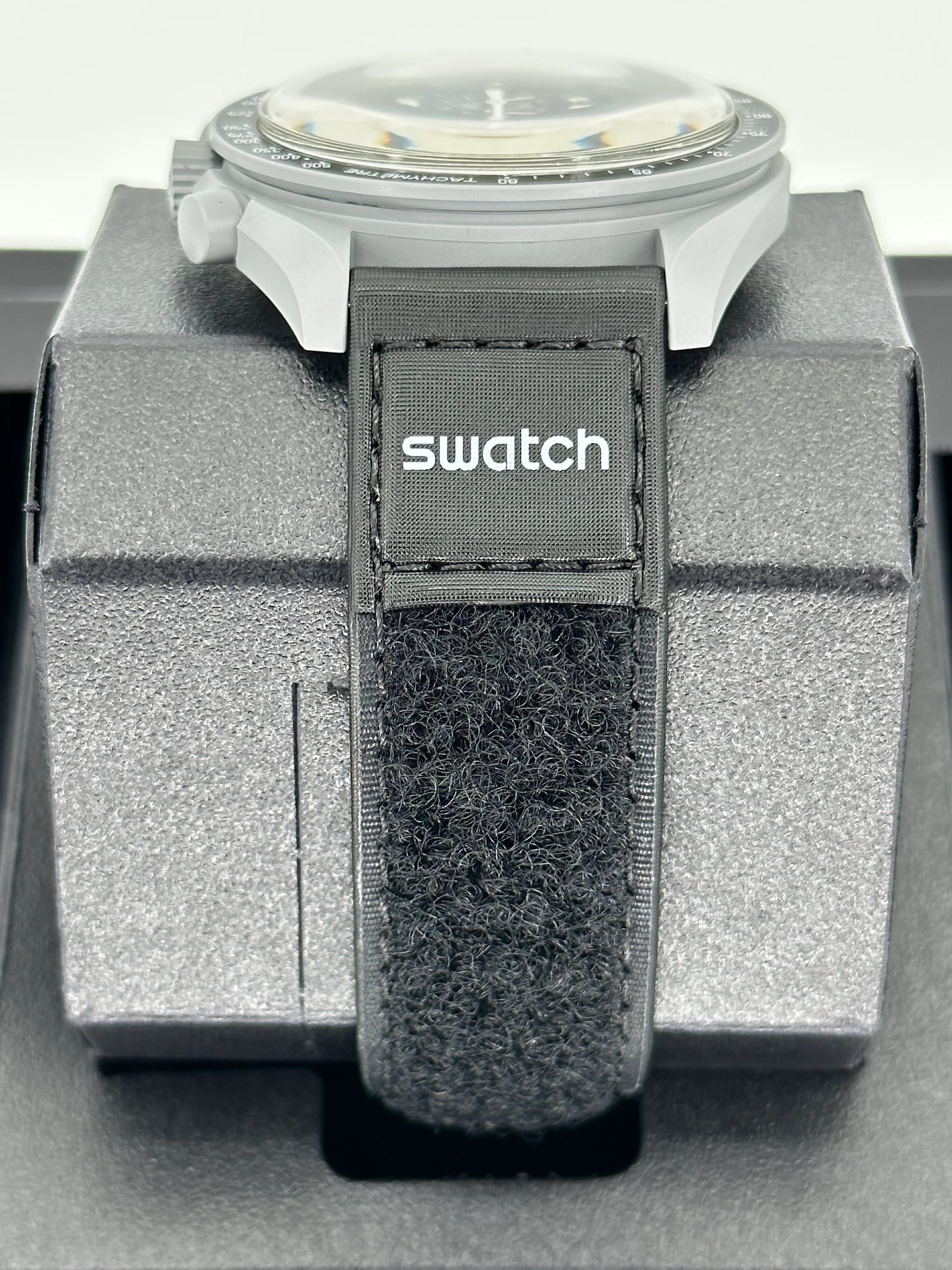 NEW Omega S033M100 Bioceramic Moon Swatch  - Mission to the Moon - Image 3