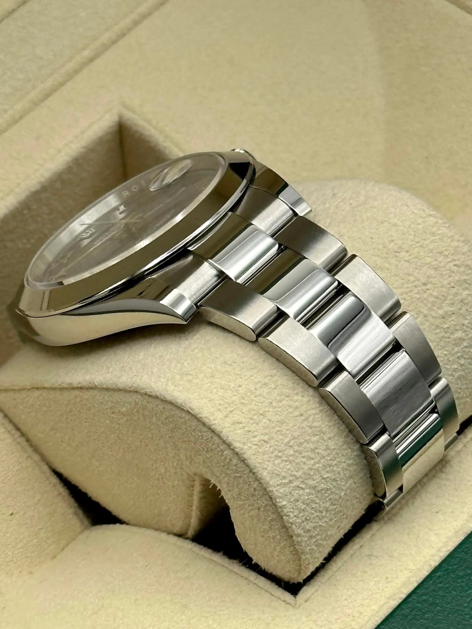 NEW Rolex 2023 Datejust 41mm 126300 Oyster Blue Roman Numeral Dial - Image 6