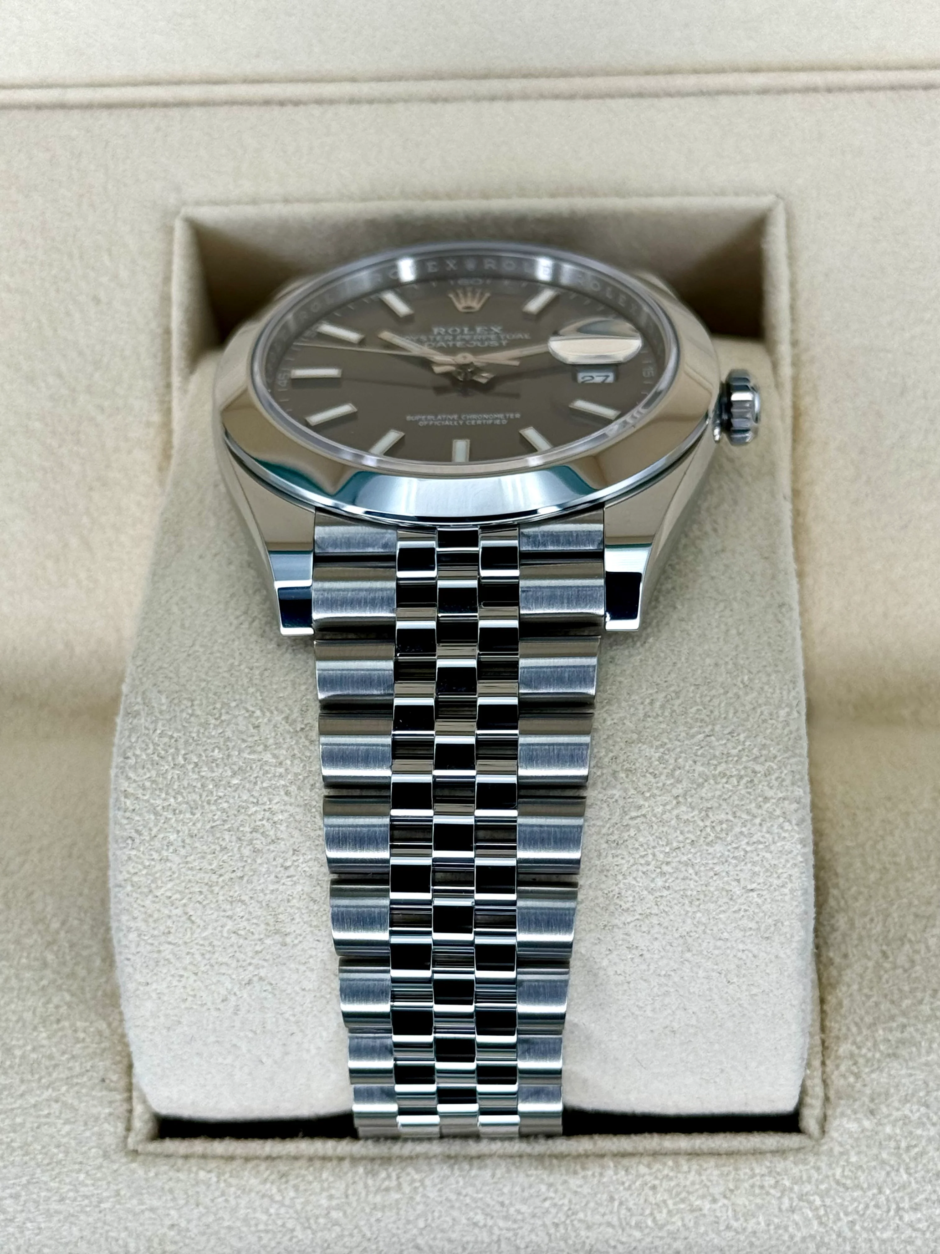 NEW Rolex 2023 Datejust 41mm 126300 Jubilee Rhodium Dial - Image 3