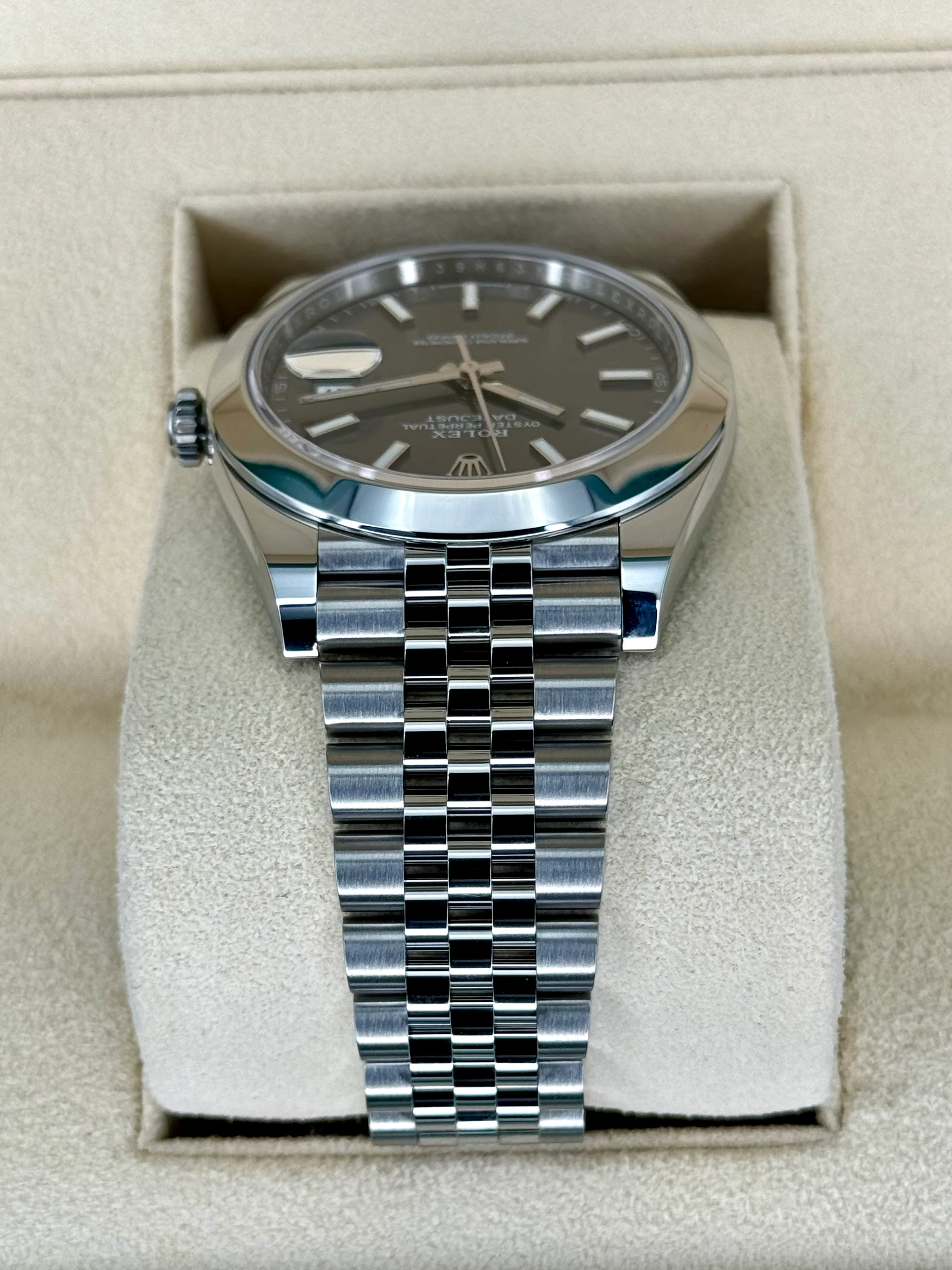 NEW Rolex 2023 Datejust 41mm 126300 Jubilee Rhodium Dial - Image 4