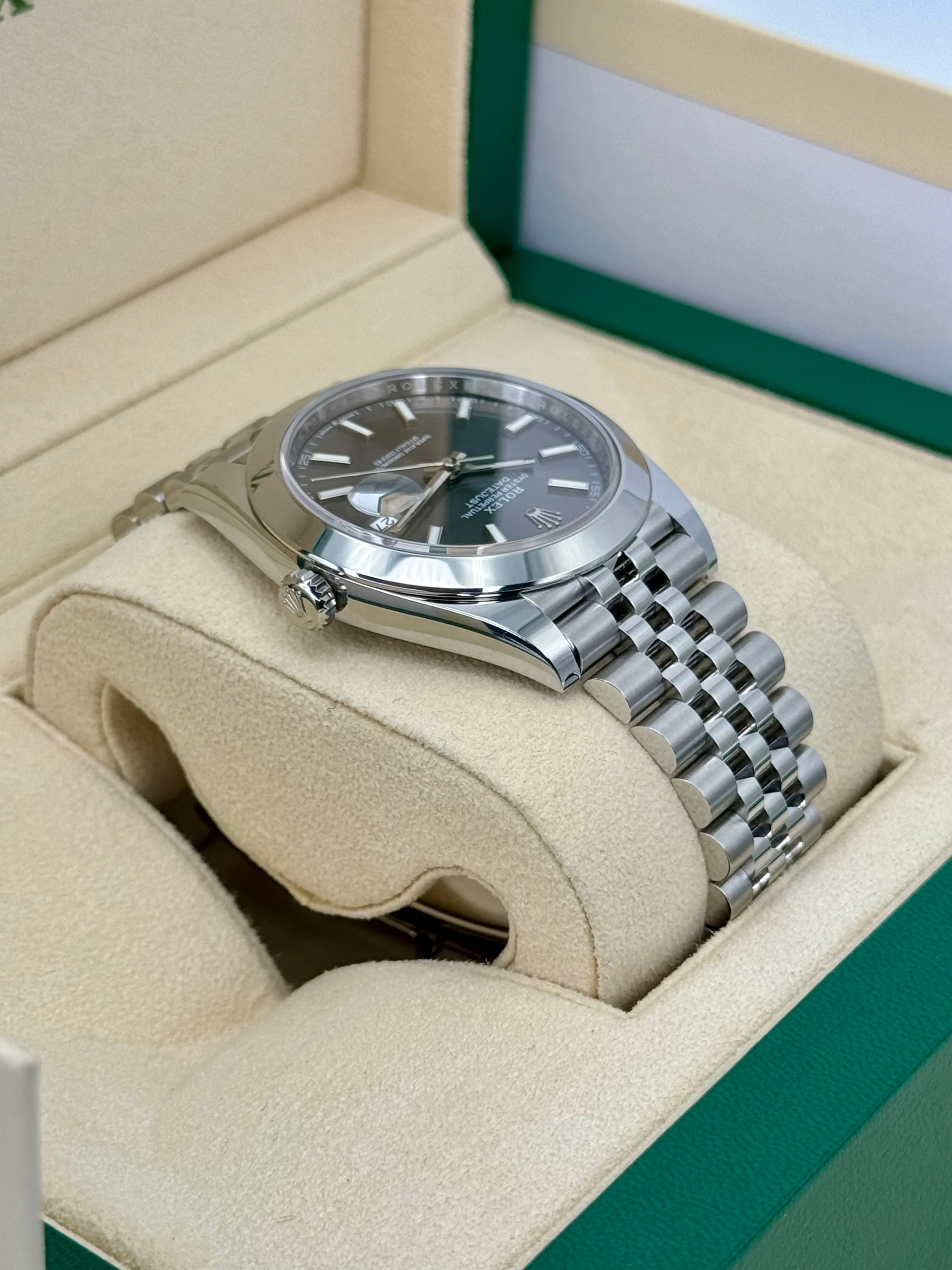 NEW Rolex 2023 Datejust 41mm 126300 Jubilee Rhodium Dial - Image 8